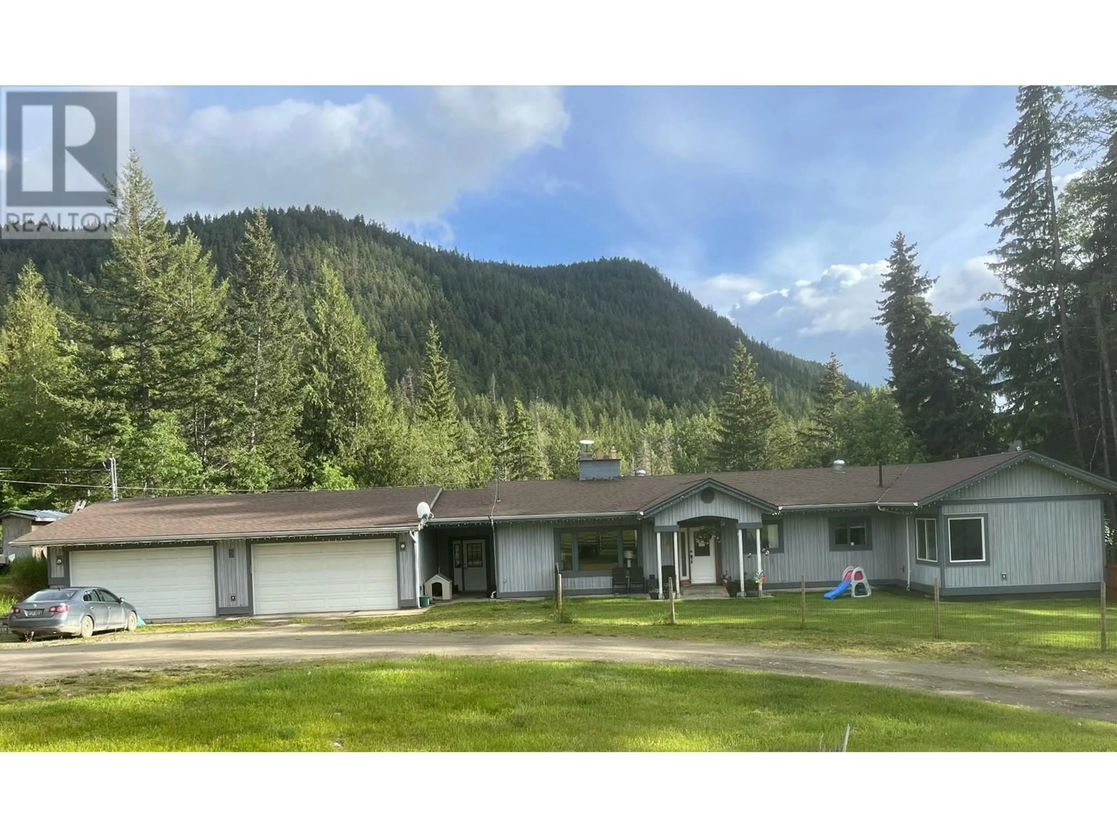 Outside view for 1460 HEFFLEY LOUIS CR RD, Heffley British Columbia V0E1Z1