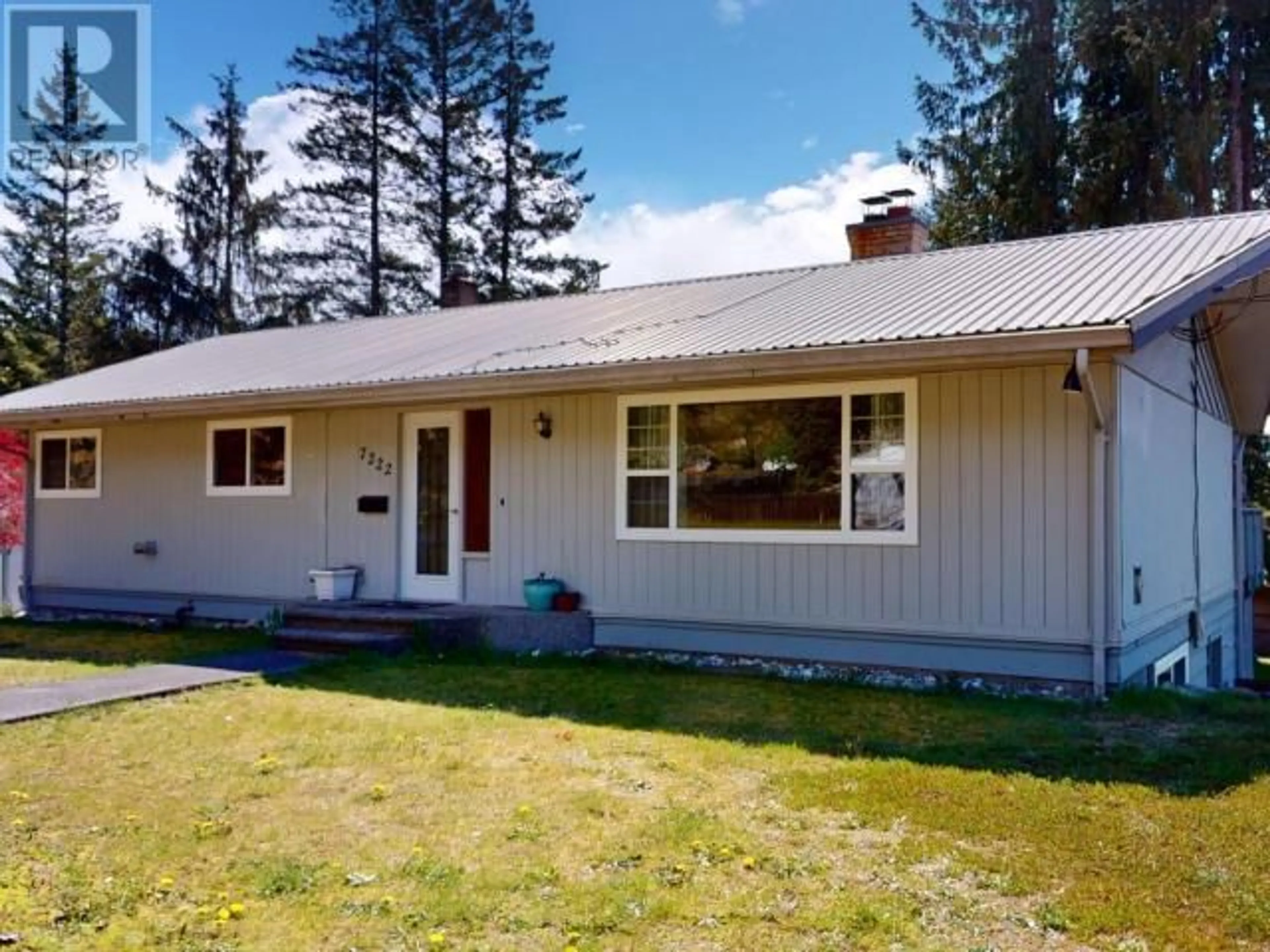 Frontside or backside of a home for 7222 WARNER STREET, Powell River British Columbia
