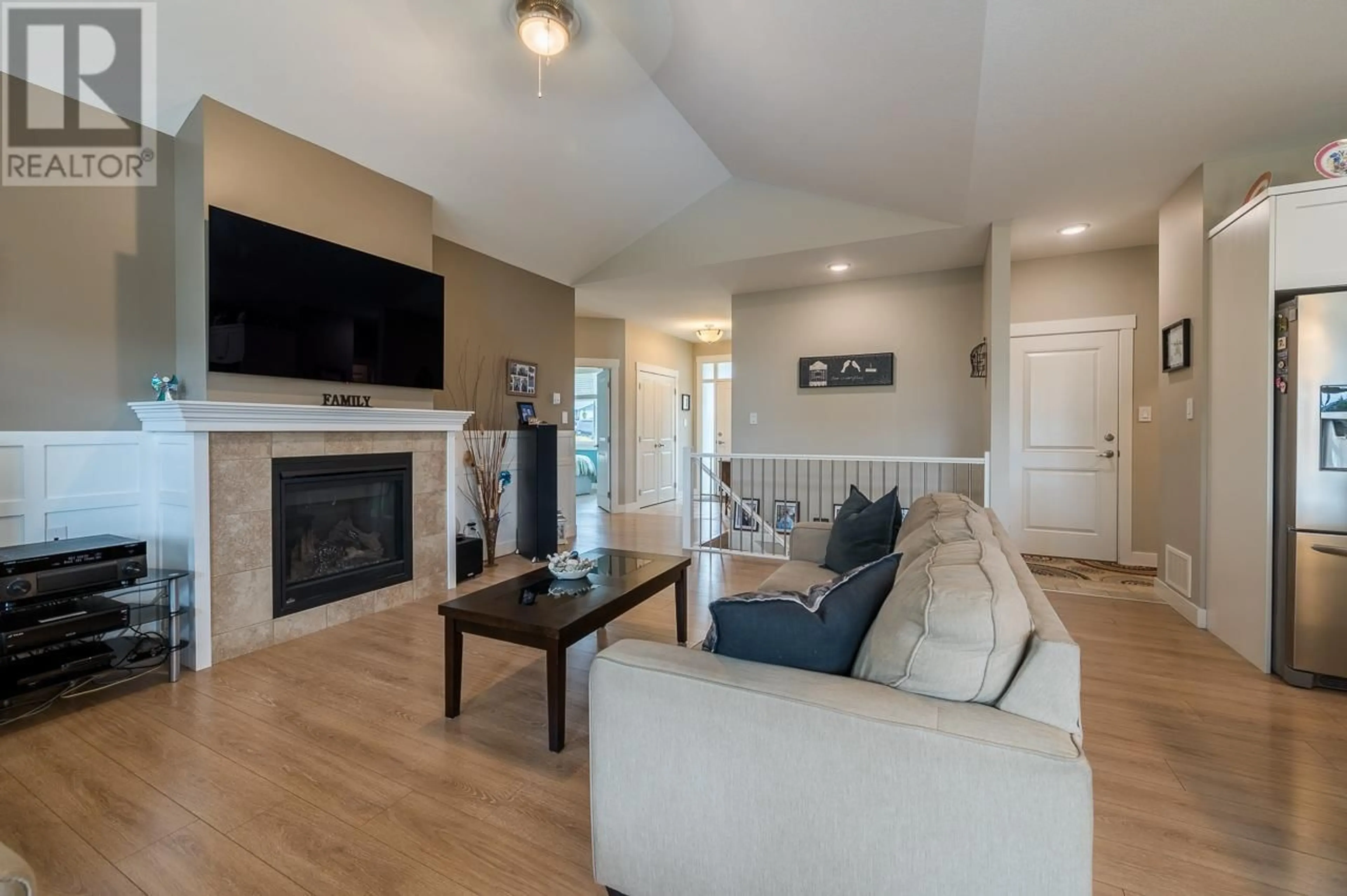 Living room, wood floors for 376 DALADON Drive, Logan Lake British Columbia V0K1W0