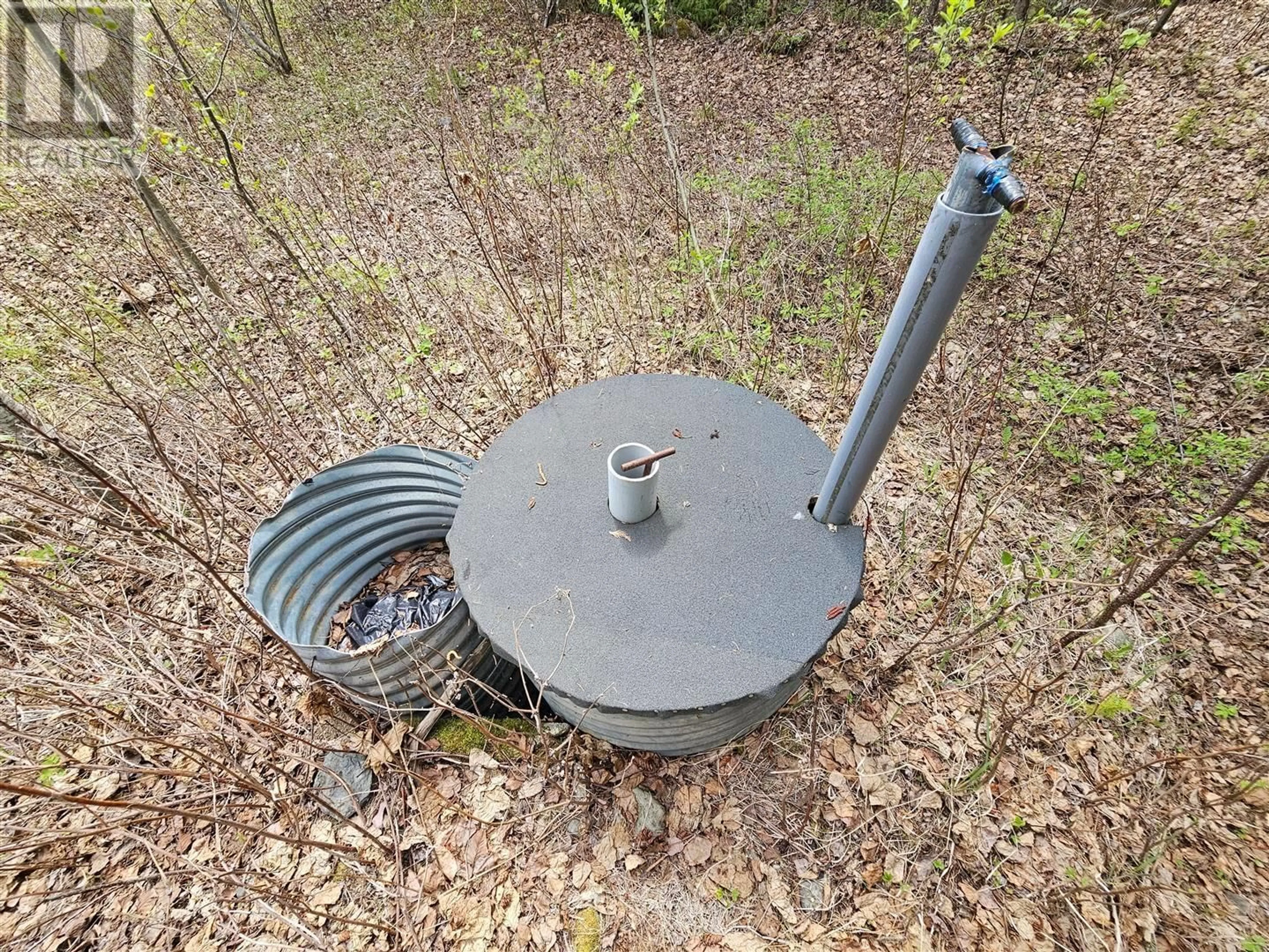 A pic from outside/outdoor area/front of a property/back of a property/a pic from drone, street for 4187 MCNAB ROAD, Little Fort British Columbia V0e1N2