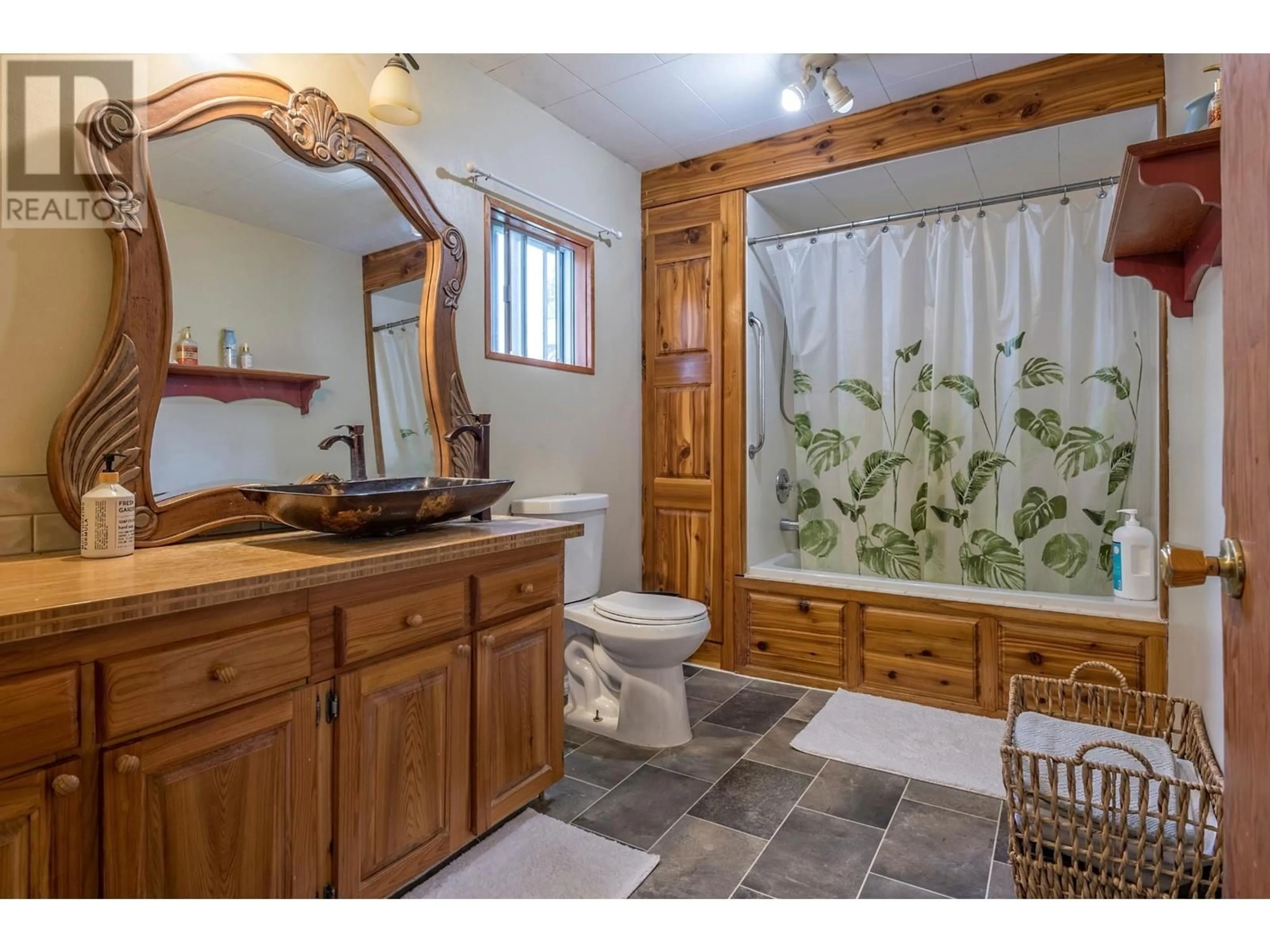 Bathroom, wood floors for 5709 VLA Road, Chase British Columbia V0E1M0