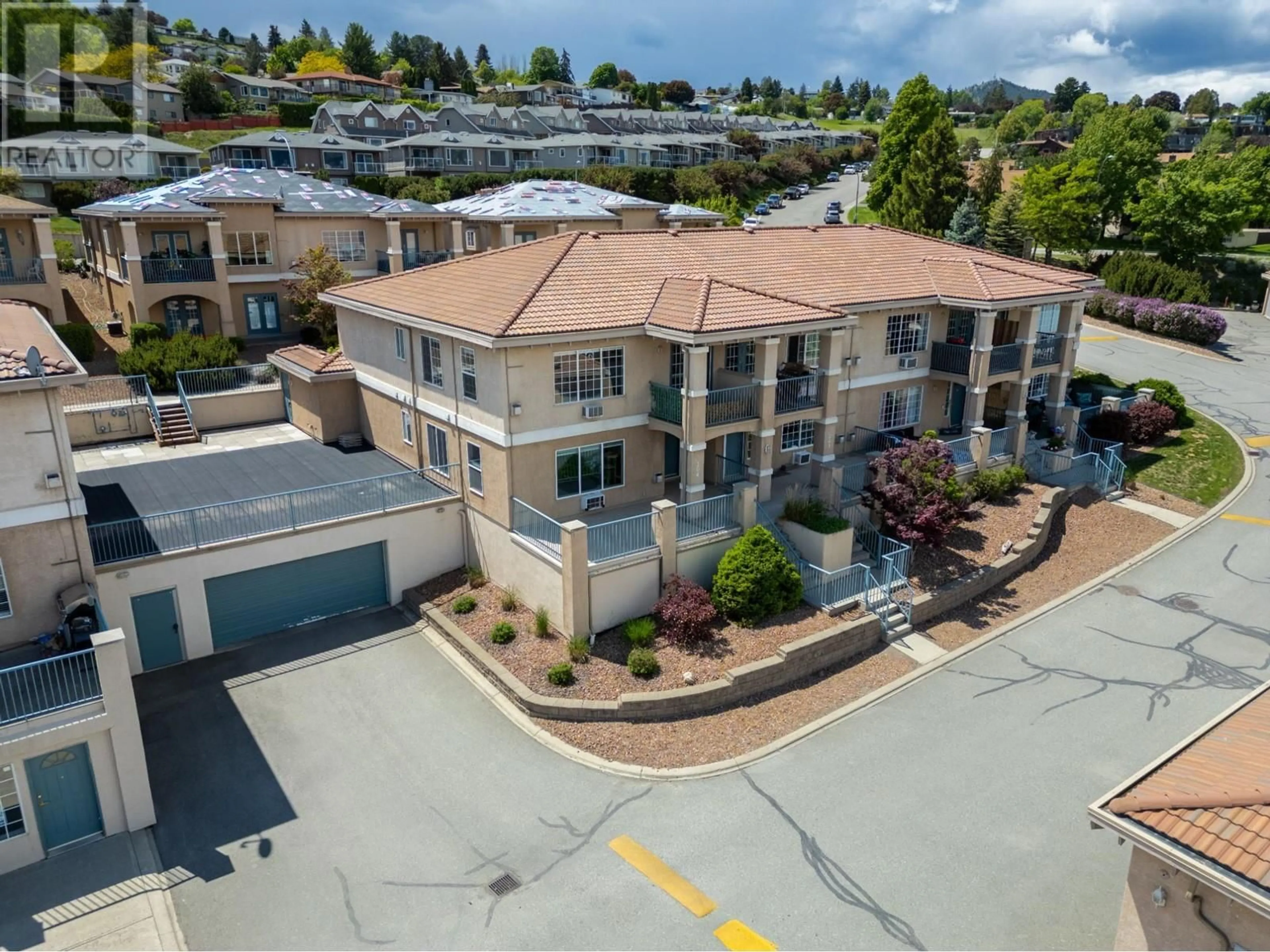 A pic from exterior of the house or condo for 204-875 SAHALI TERRACE, Kamloops British Columbia