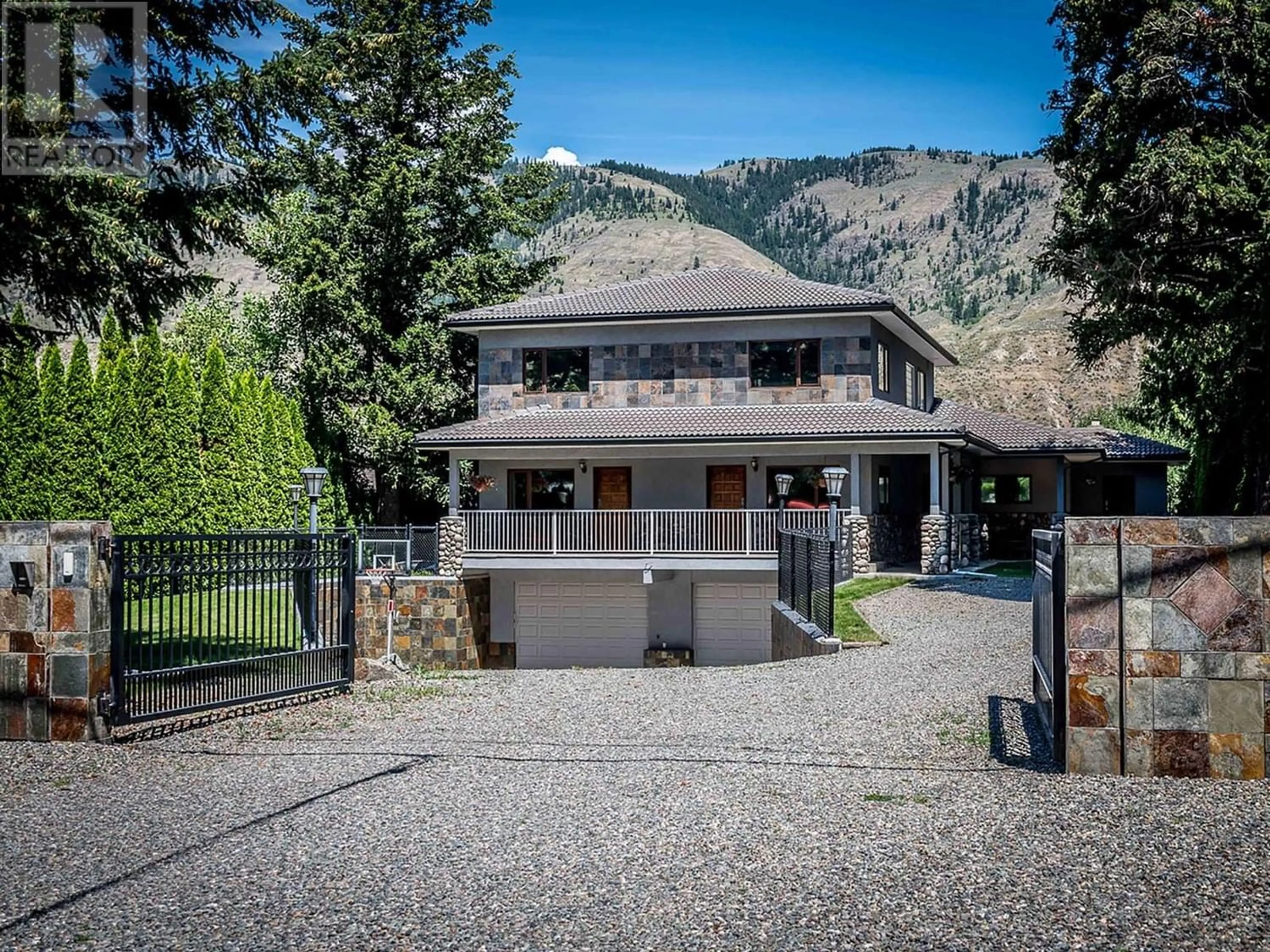 Outside view for 2736 THOMPSON DRIVE, Kamloops British Columbia V2C4L6