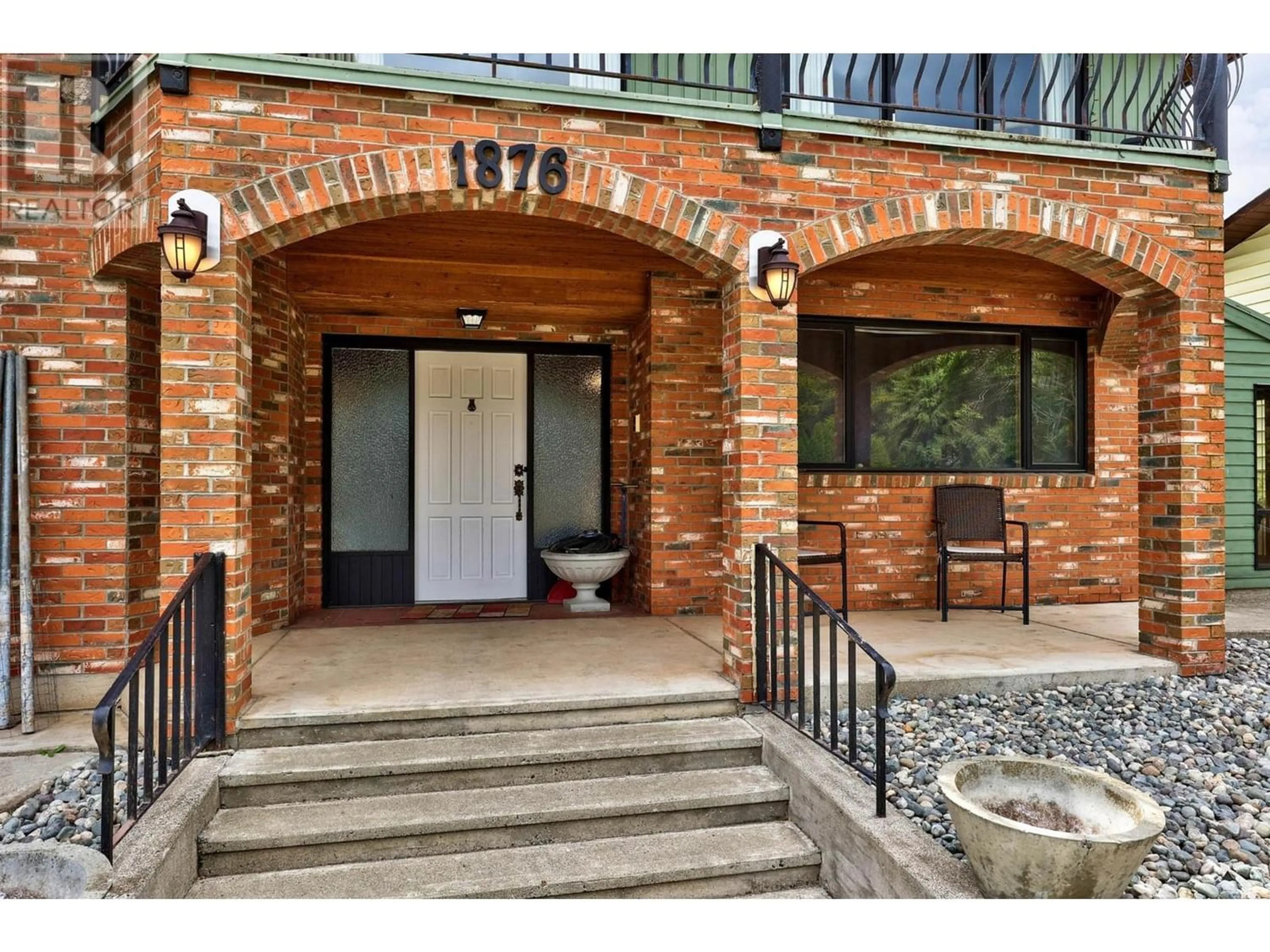 Indoor entryway for 1876 LANGLEY Road, Merritt British Columbia V1K1R6