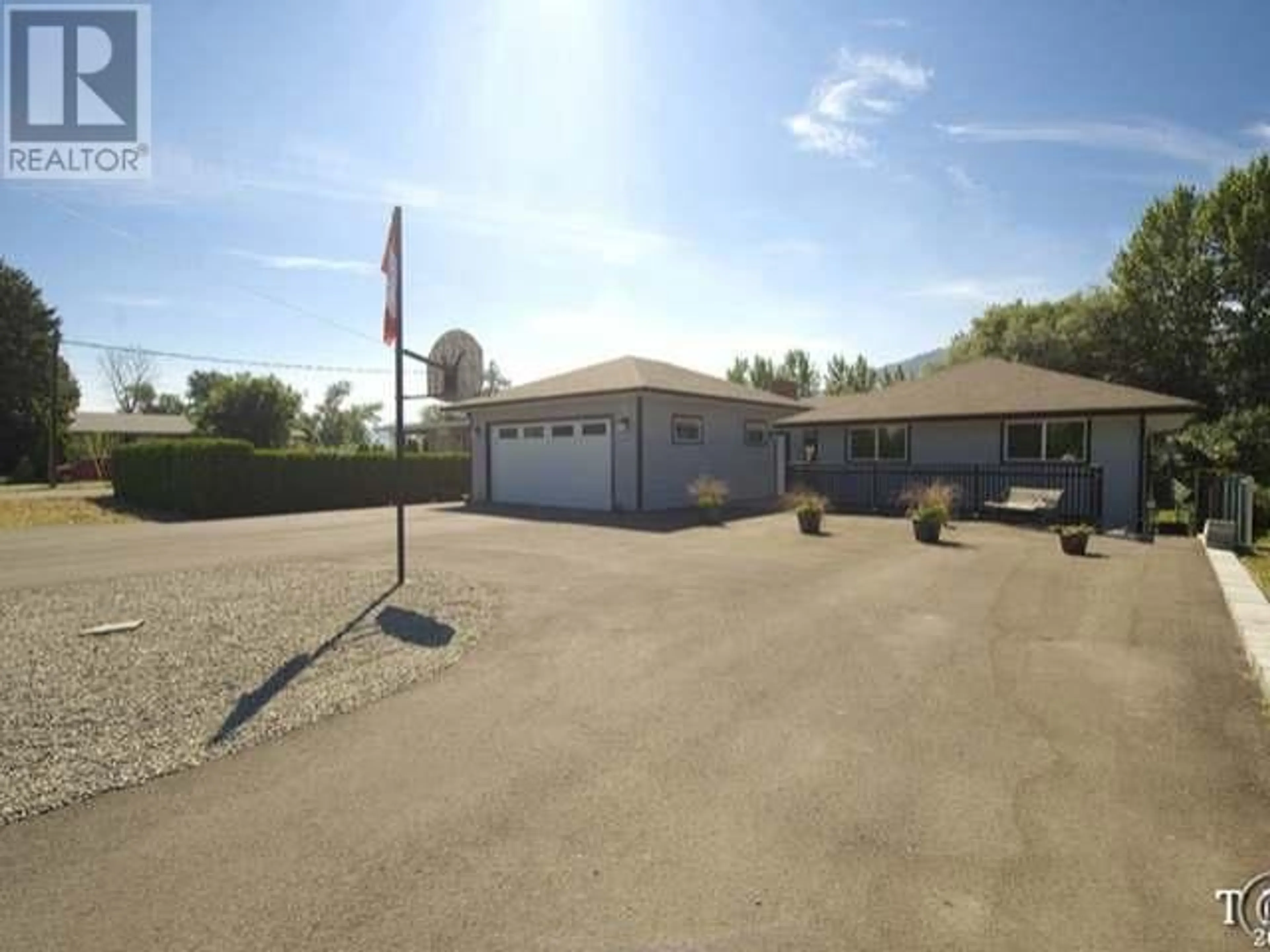 Frontside or backside of a home for 2215 BARBARA AVE, Kamloops British Columbia V2B4J4