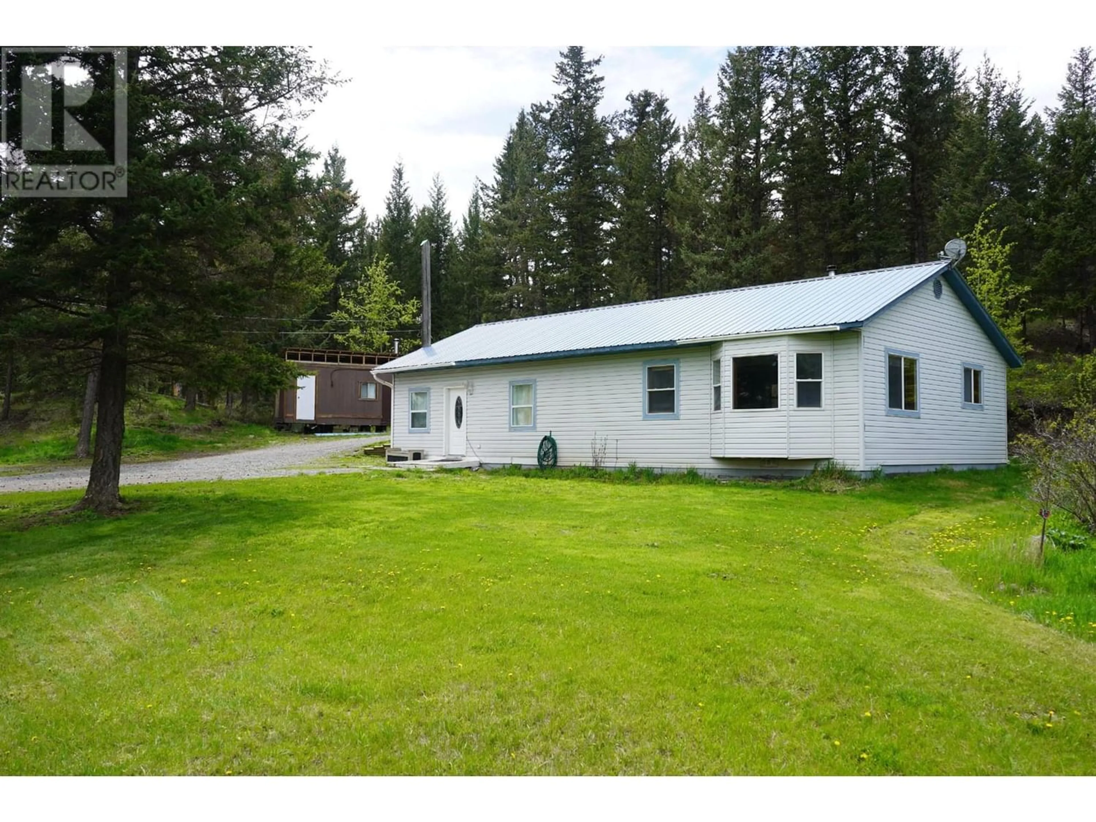 Cottage for 1741 CHASM ROAD, Clinton British Columbia V0K1K0