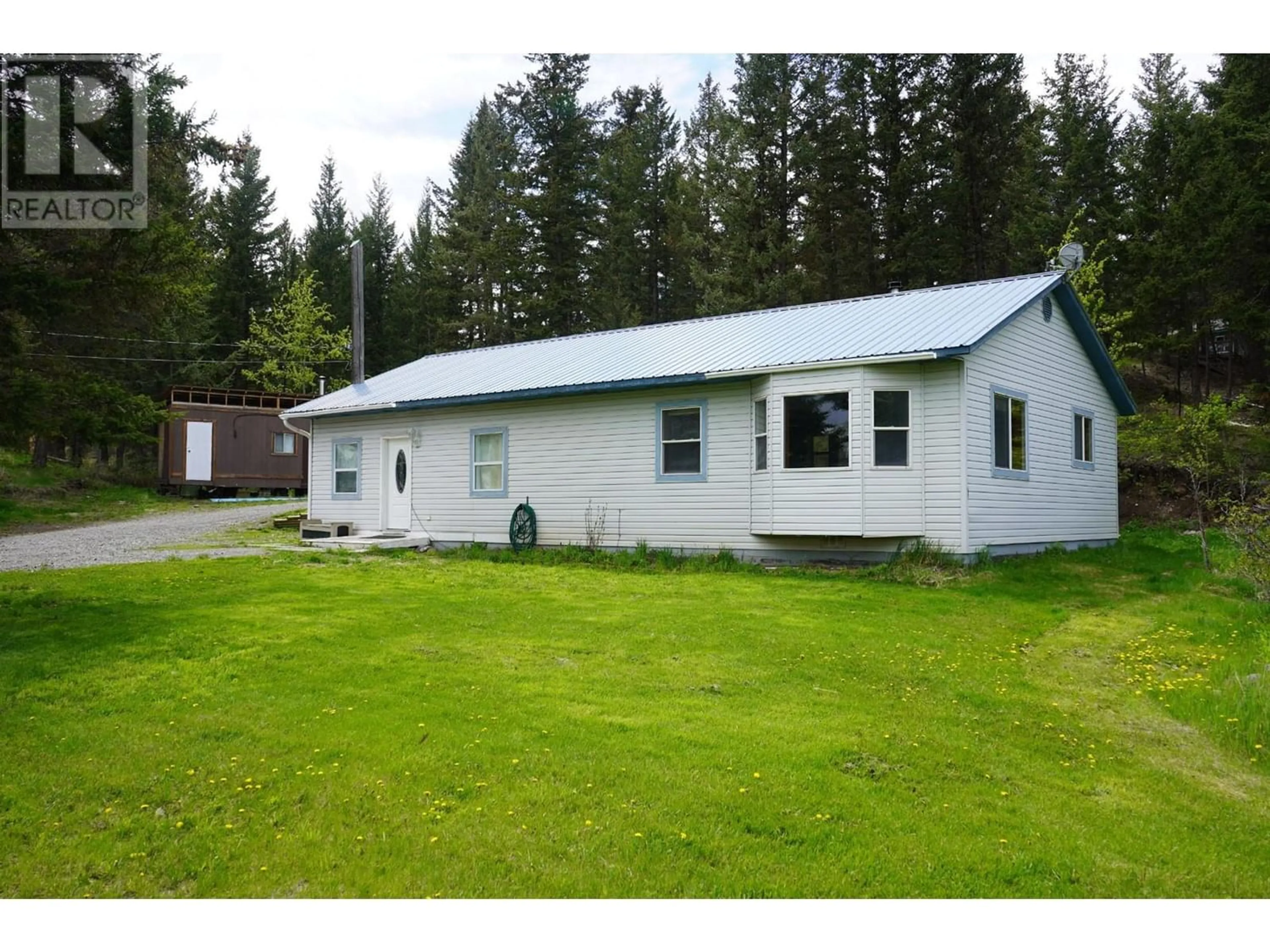 Cottage for 1741 CHASM ROAD, Clinton British Columbia V0K1K0