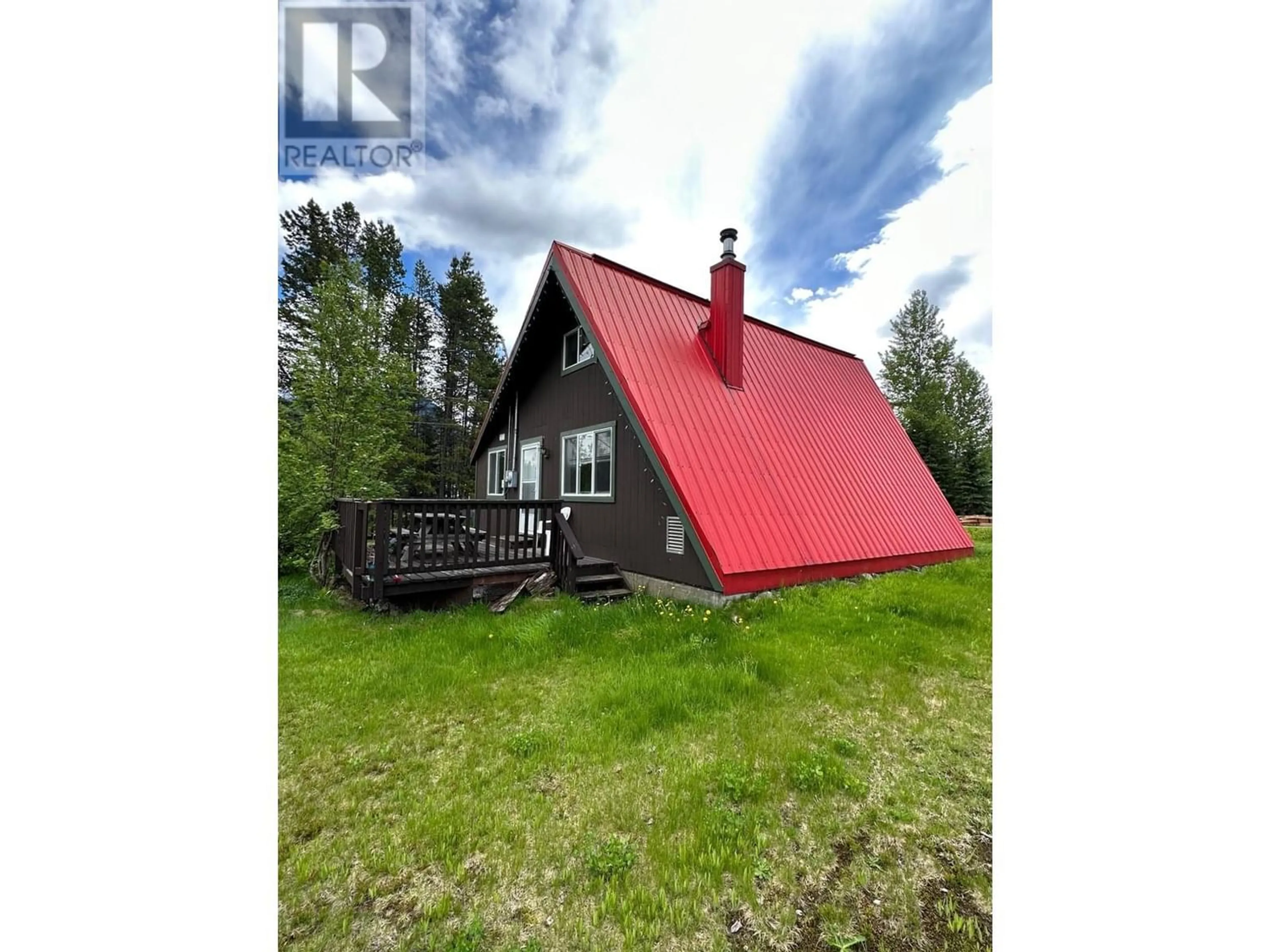 Cottage for 5928 5TH AVE, Blue River British Columbia V0E1J0