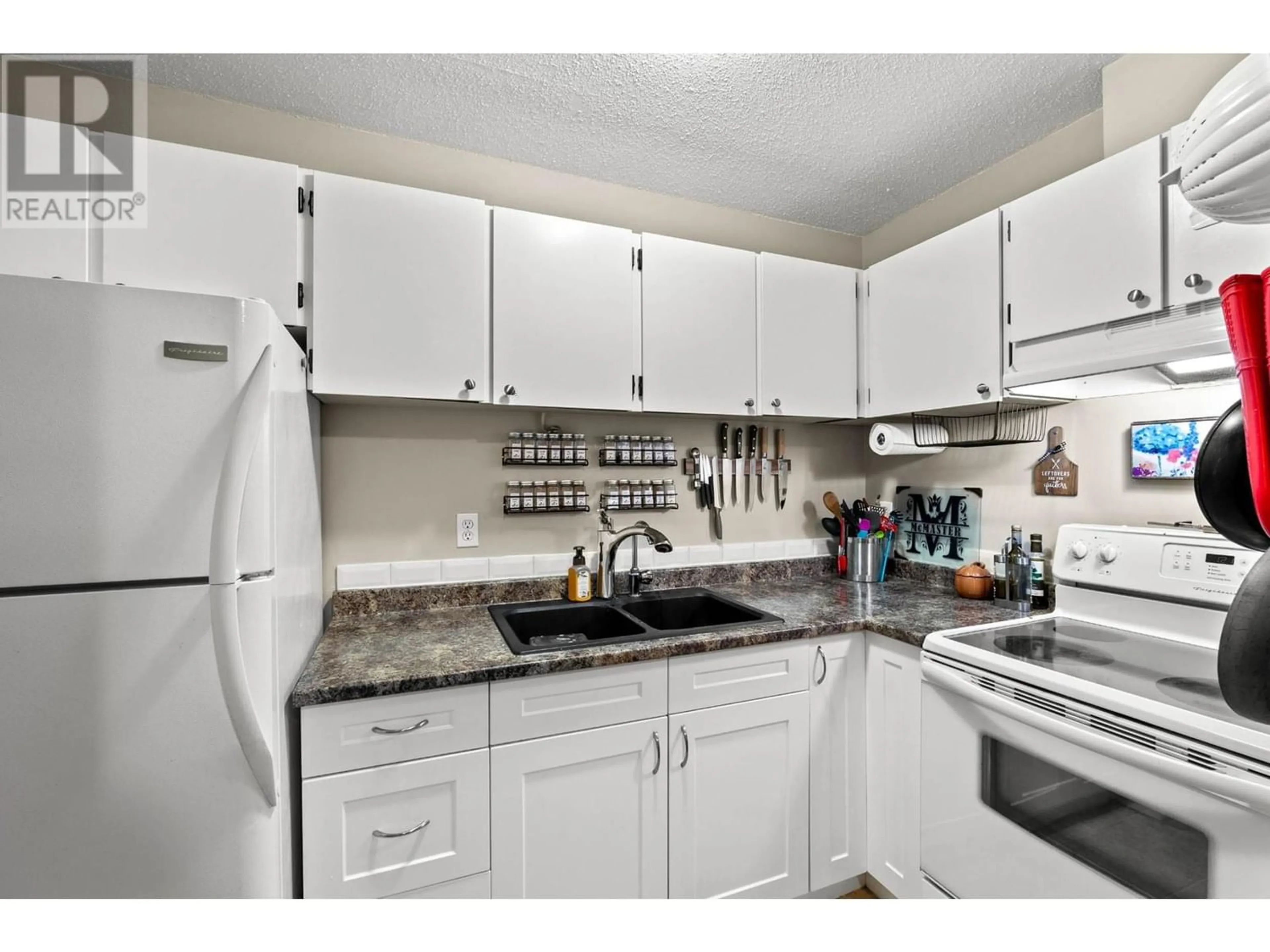 Standard kitchen for 6-1221 HUGH ALLAN DRIVE, Kamloops British Columbia V1S1M7