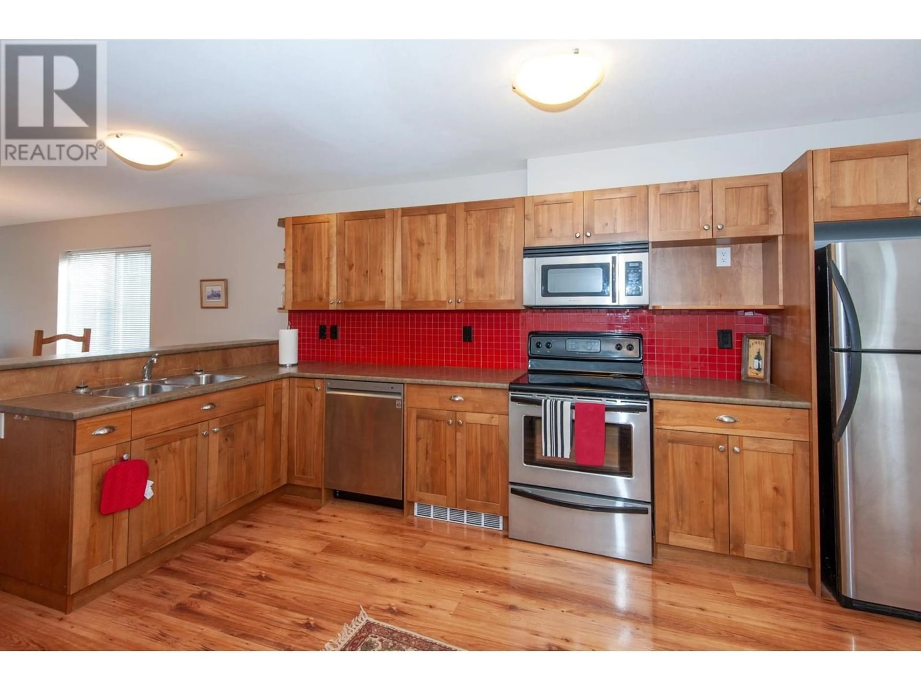 Standard kitchen for 20-1970 BRAEVIEW PLACE, Kamloops British Columbia V1S0A2