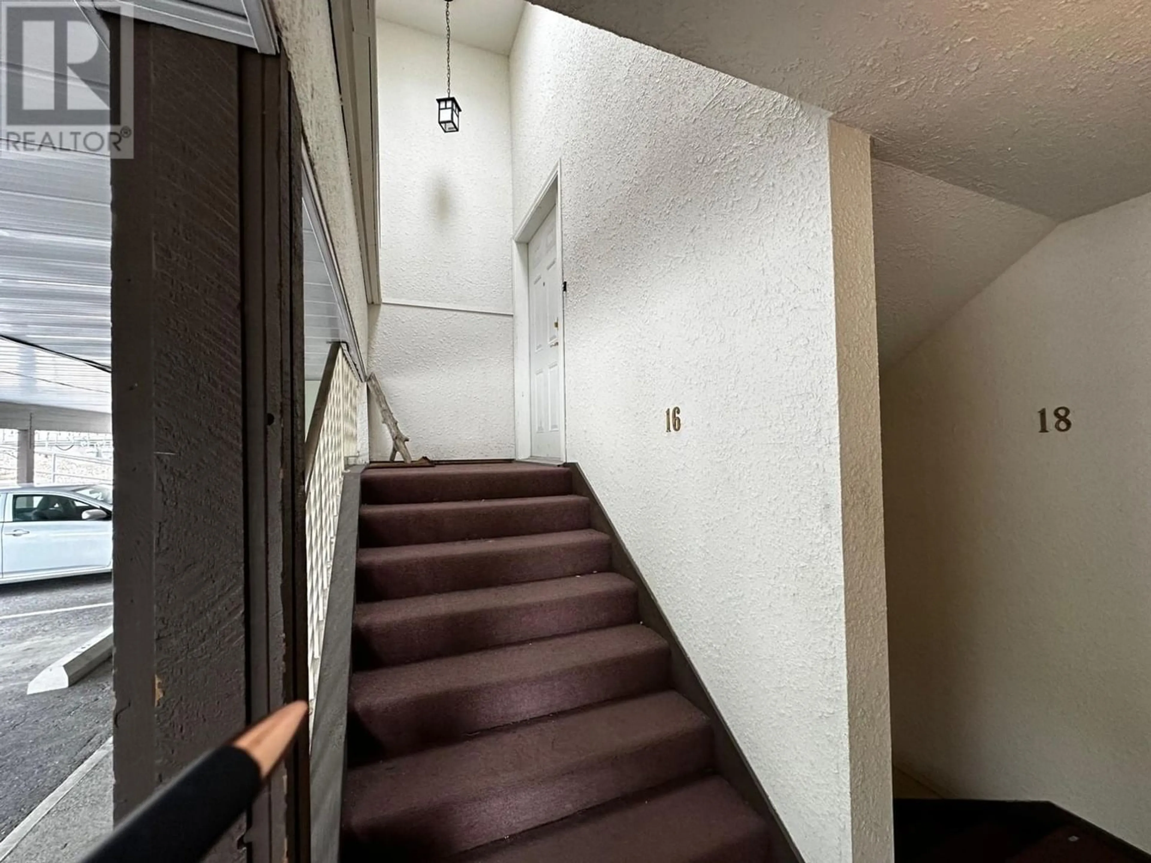 Stairs for 16-137 MCGILL RD, Kamloops British Columbia V2C1L9