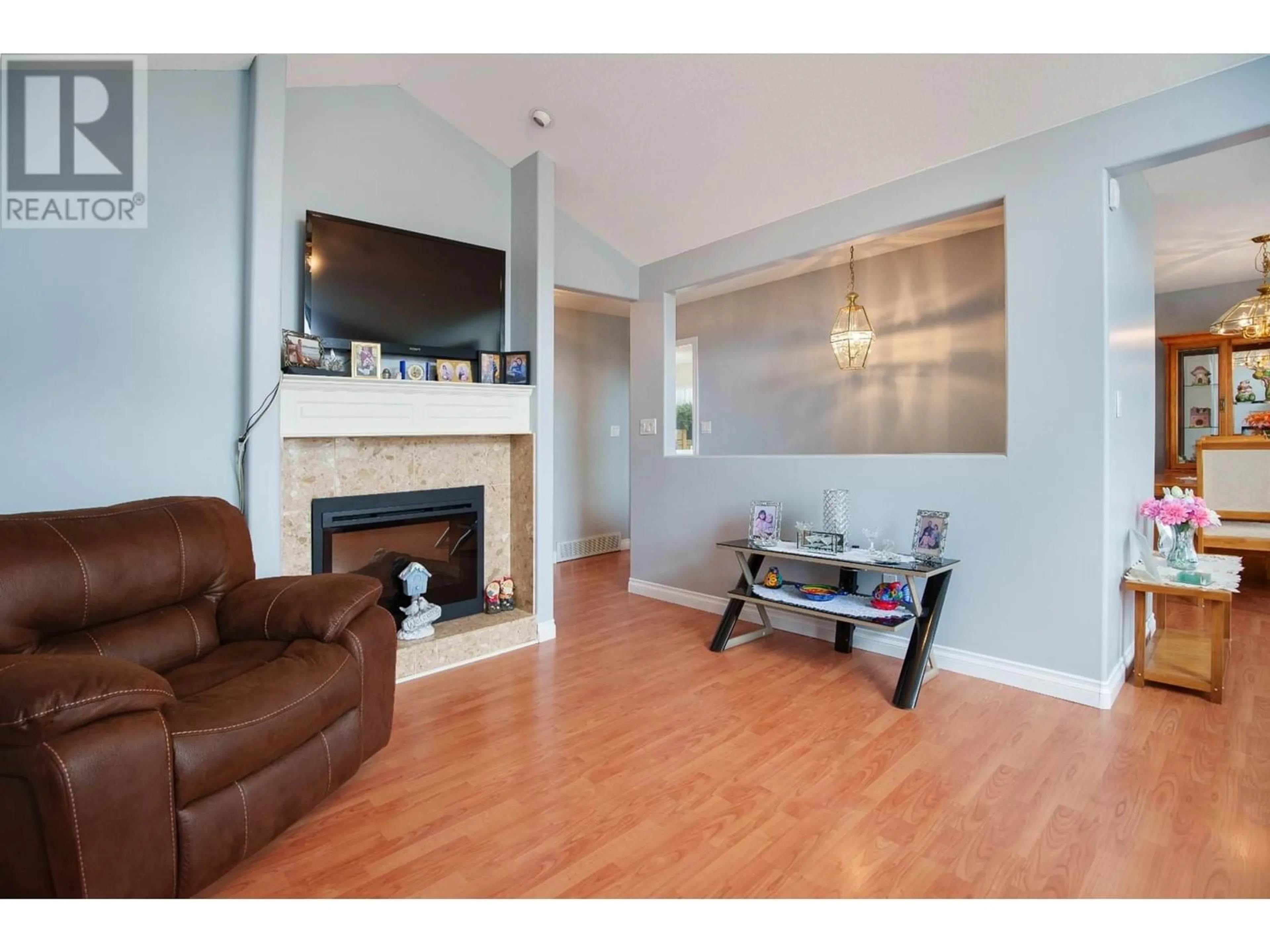 Living room for 872 LINTHORPE ROAD, Kamloops British Columbia