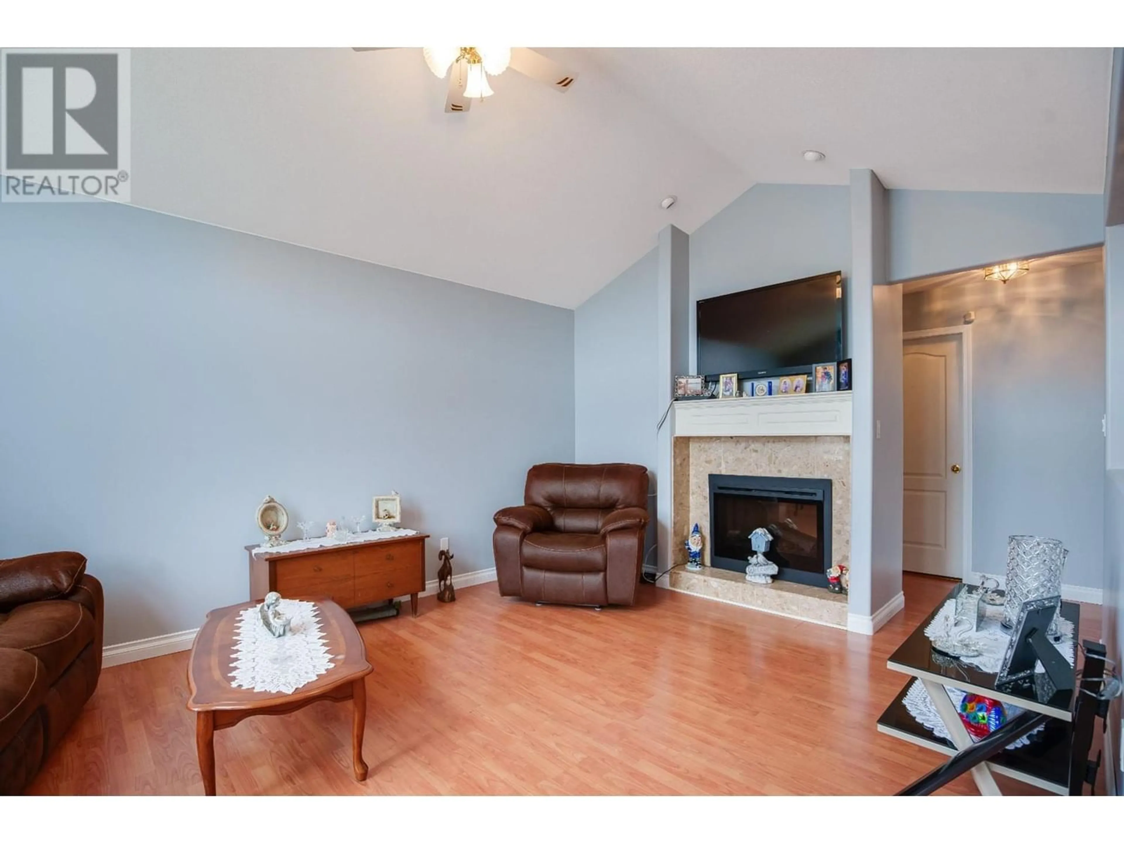 Living room for 872 LINTHORPE ROAD, Kamloops British Columbia