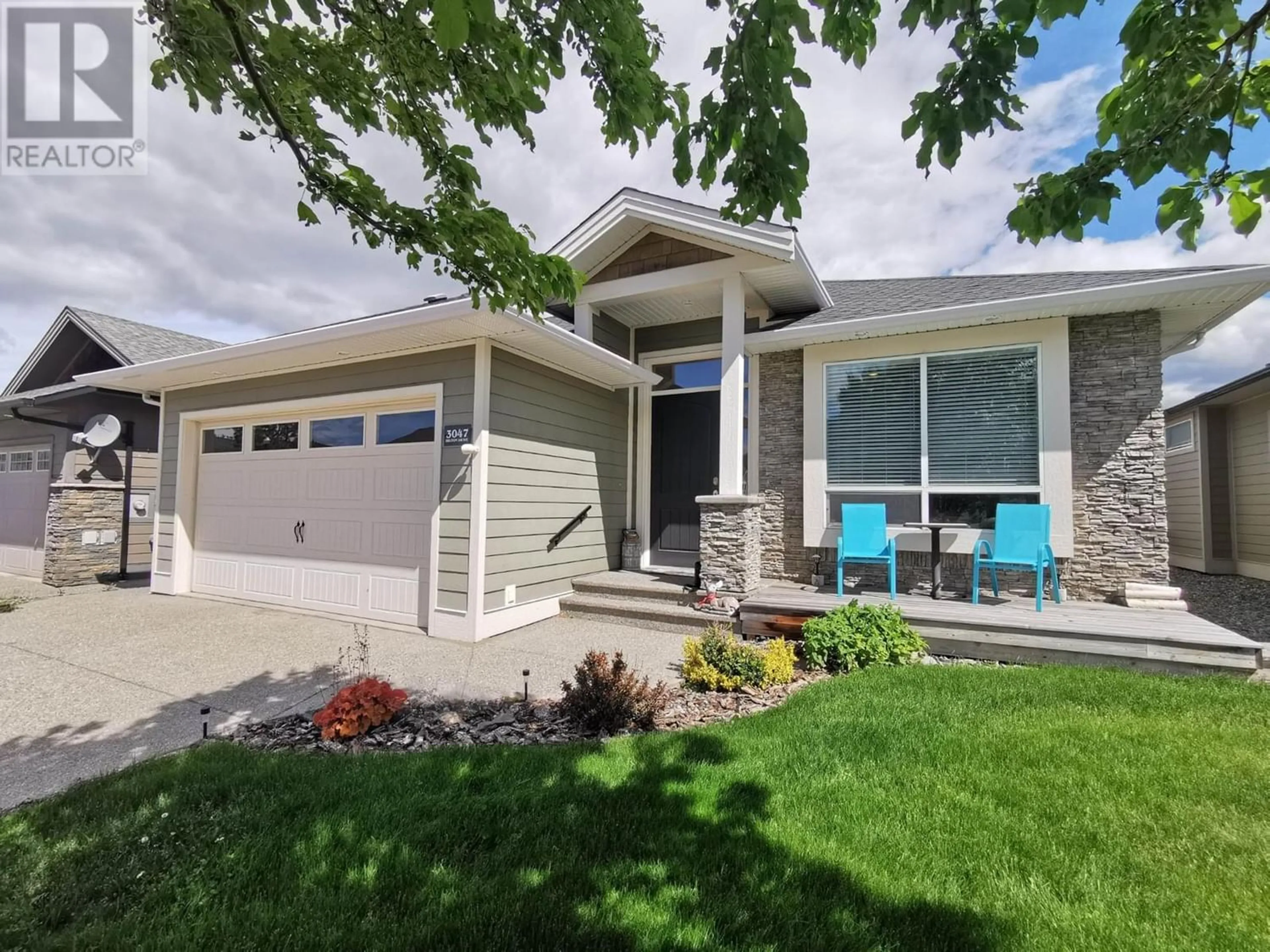 Home with vinyl exterior material for 3047 HILTON DRIVE, Merritt British Columbia V1K0B2