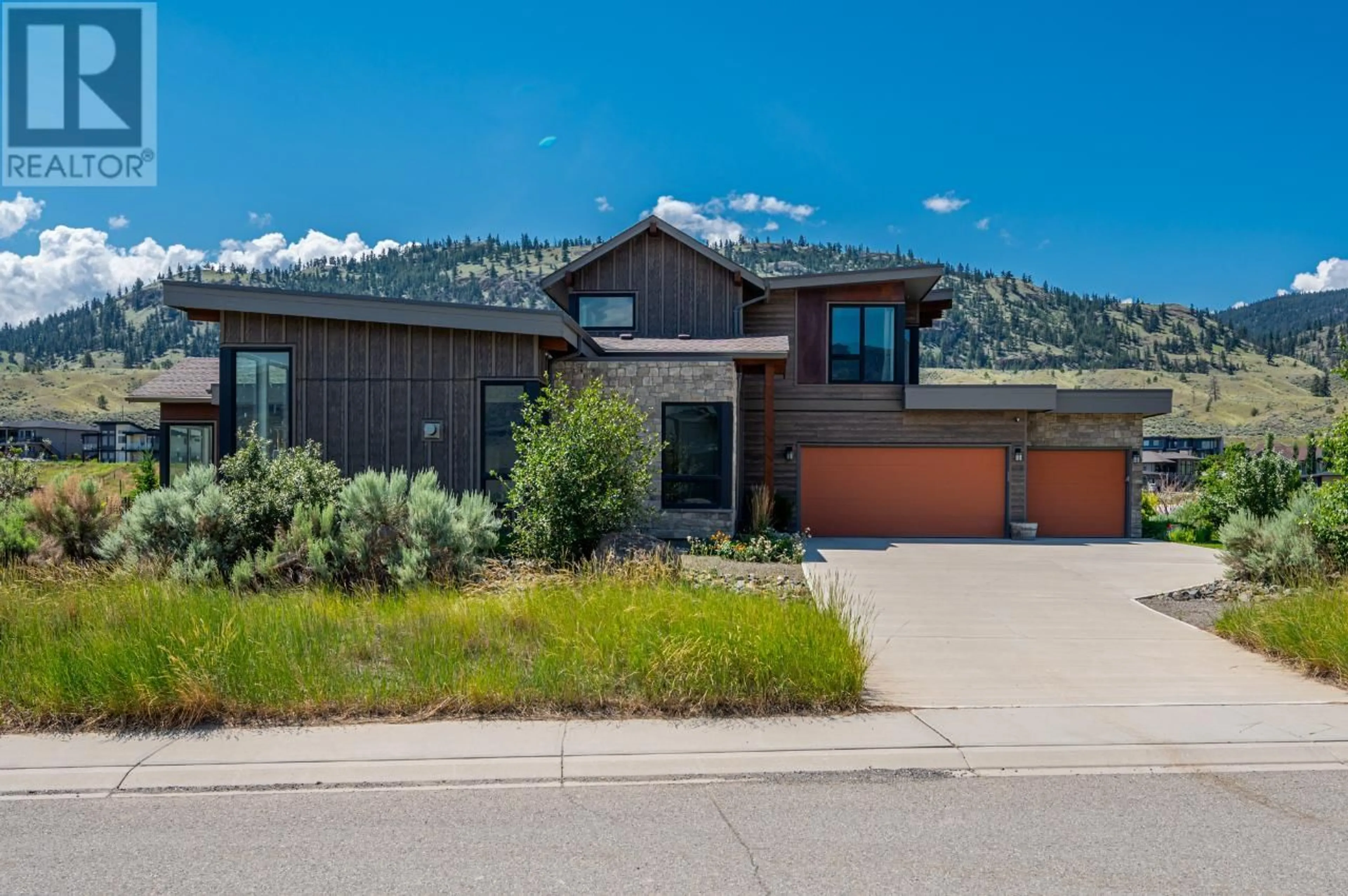 Frontside or backside of a home for 213 RUE CHEVAL NOIR, Tobiano British Columbia V1S0B3