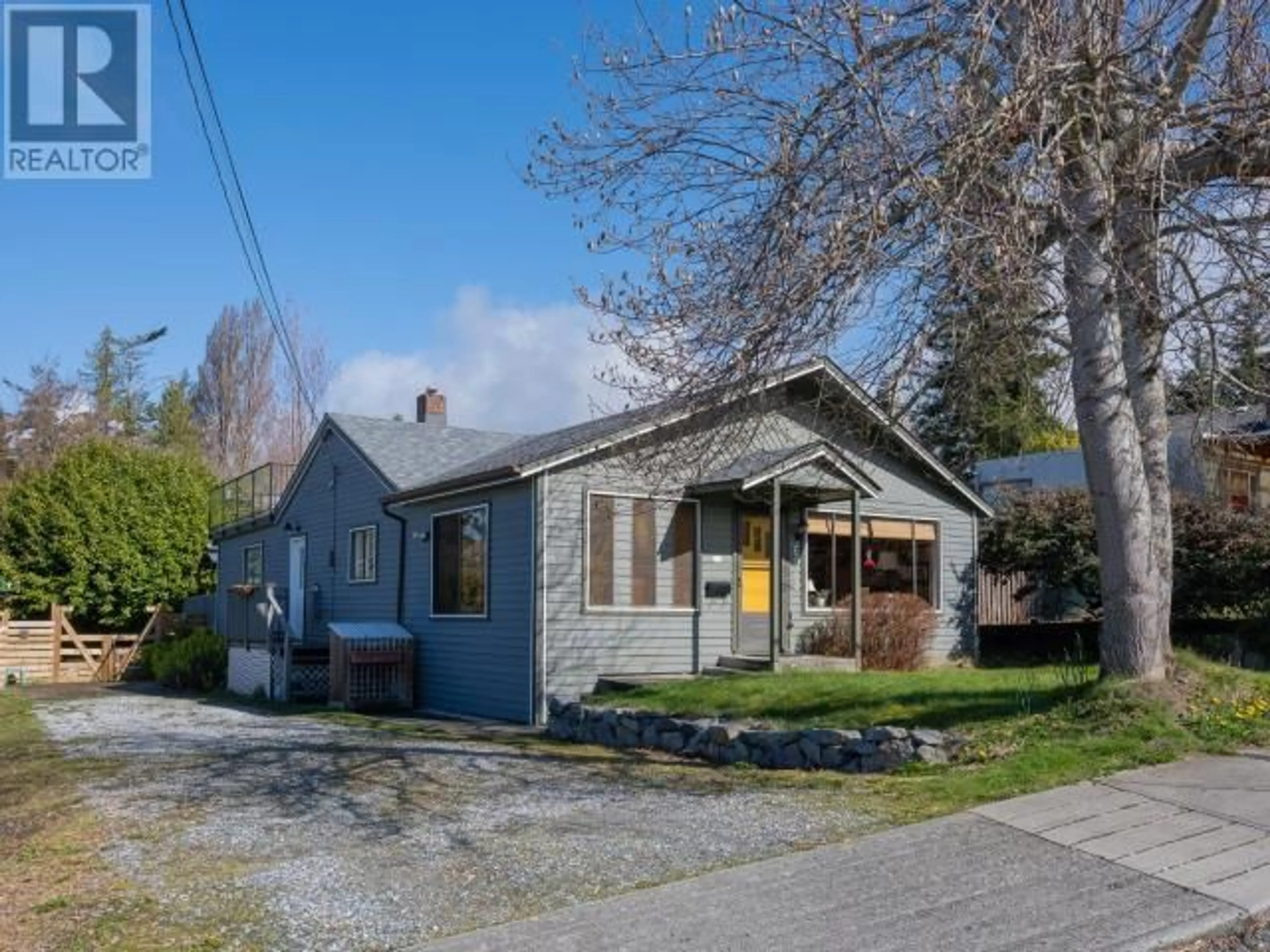 Frontside or backside of a home for 6943 HAMMOND STREET, Powell River British Columbia V8A1R3
