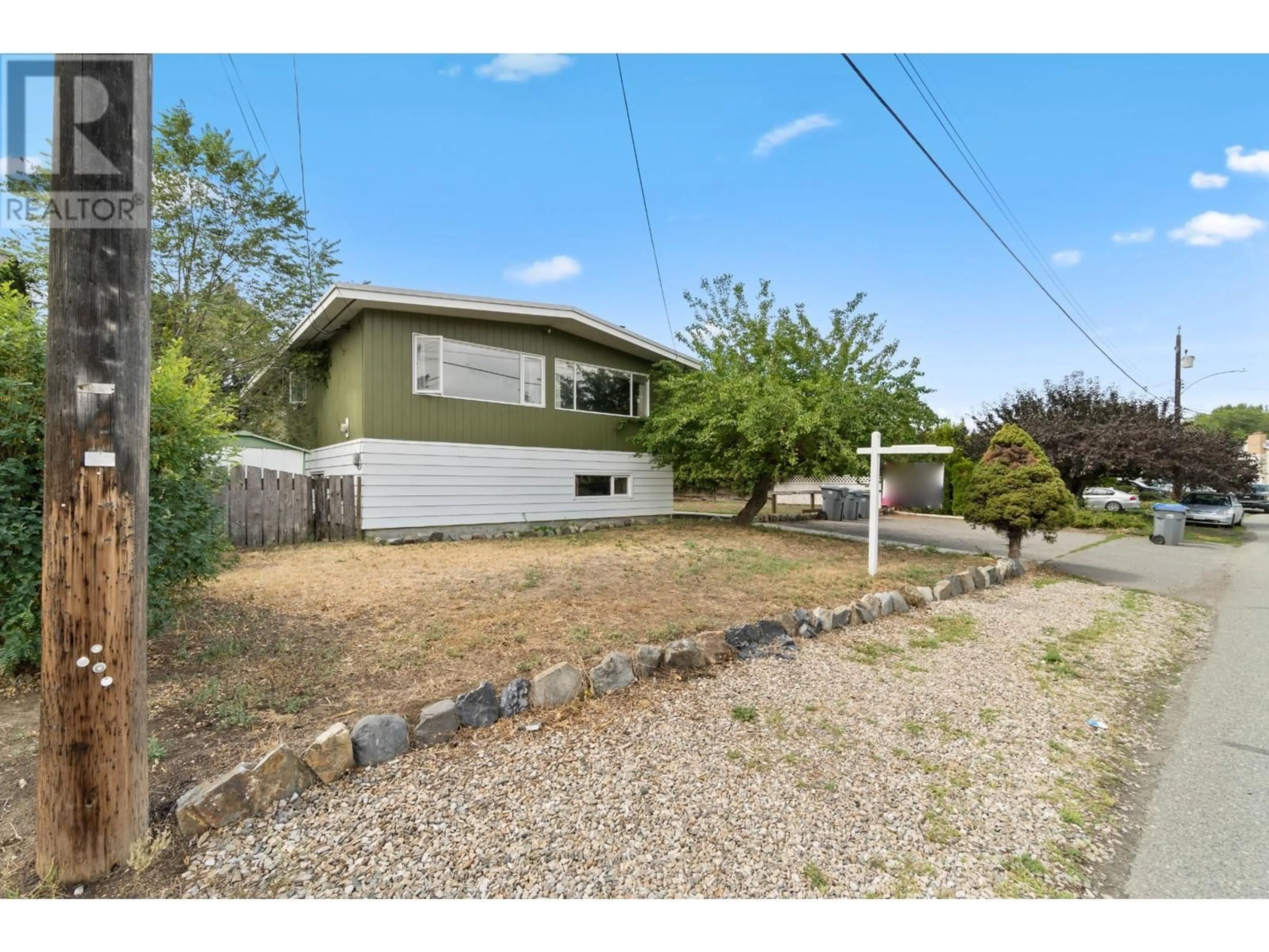 Frontside or backside of a home for 759 STEWART AVE, Kamloops British Columbia