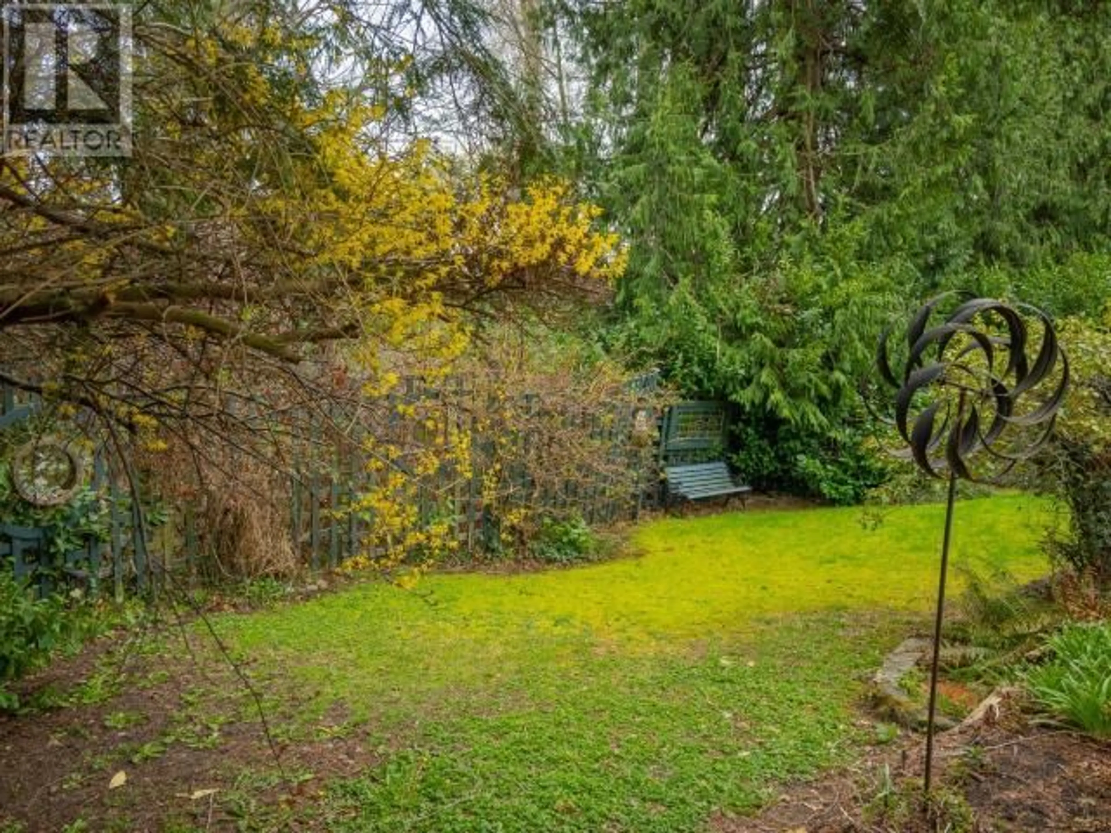 Fenced yard for 6912 GERRARD STREET, Powell River British Columbia V8A1S5