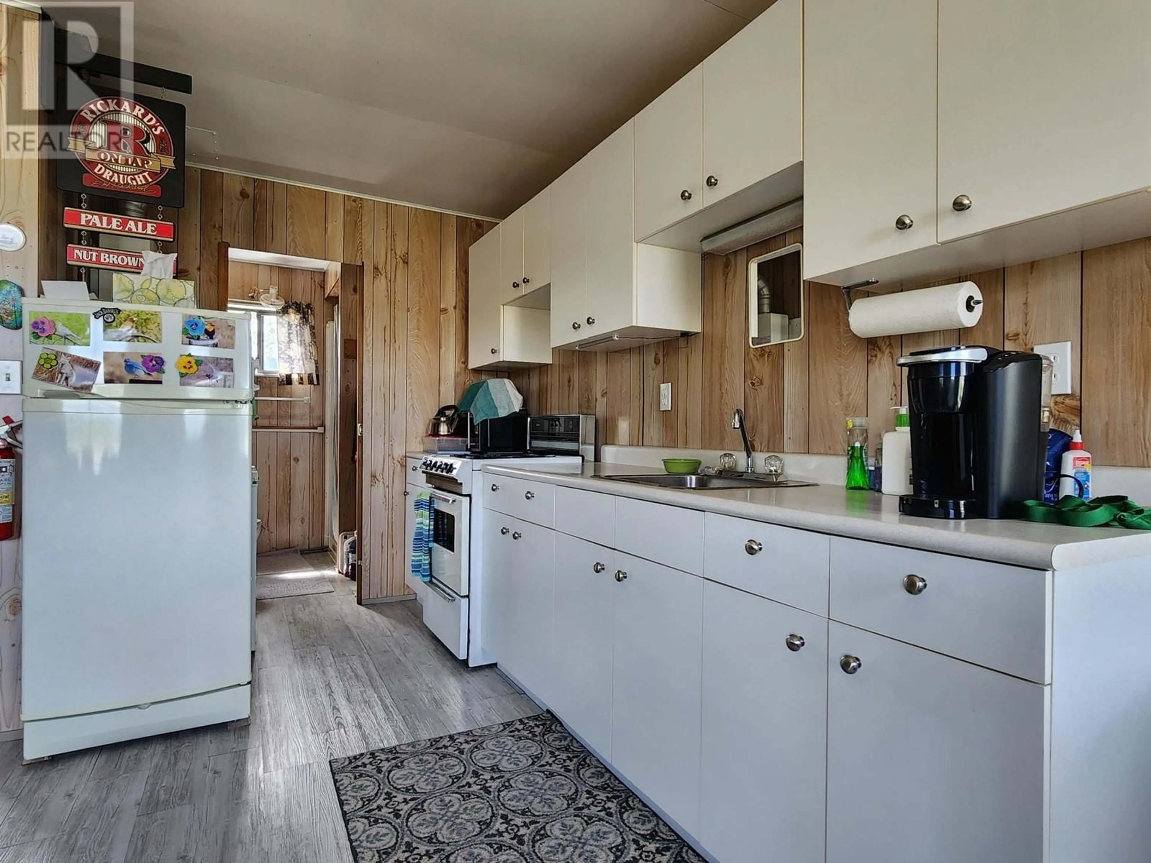 Standard kitchen, unknown for 4405 BIG BAR ROAD, Clinton British Columbia V0K1K0