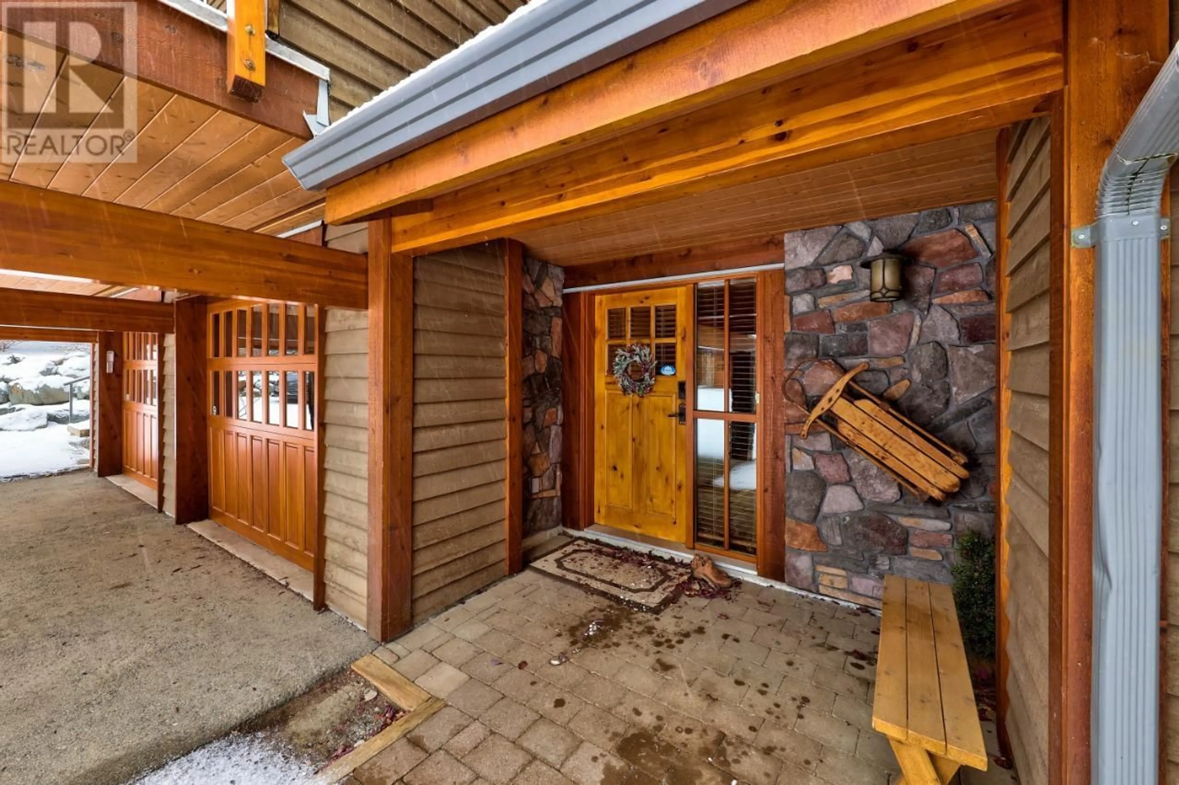 Indoor entryway, wood floors for 5035 VALLEY Drive Unit# 9, Sun Peaks British Columbia V0E5N0