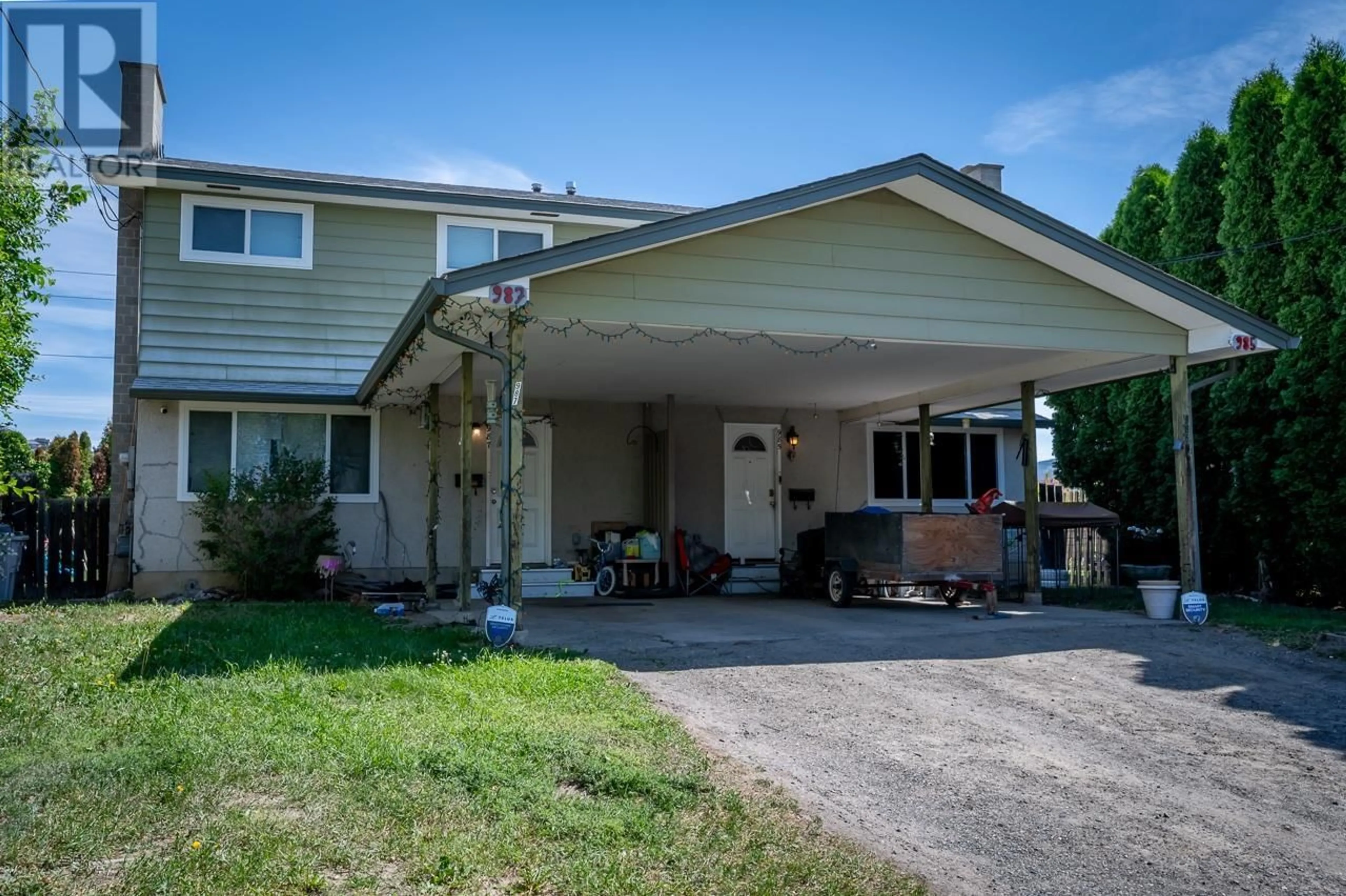 Frontside or backside of a home for 985-987 RYAN PLACE, Kamloops British Columbia V2B4T4