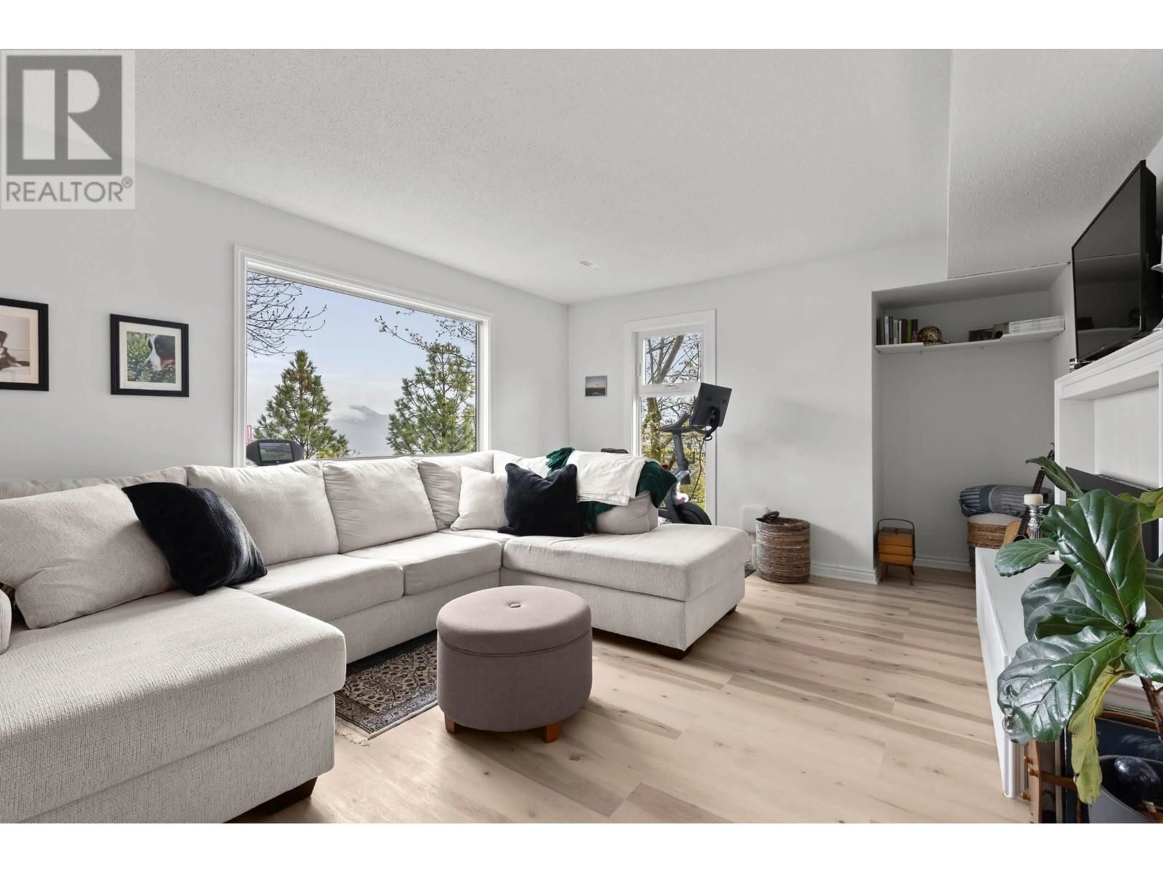 Living room for 52-1221 HUGH ALLAN DRIVE, Kamloops British Columbia V1S1M7