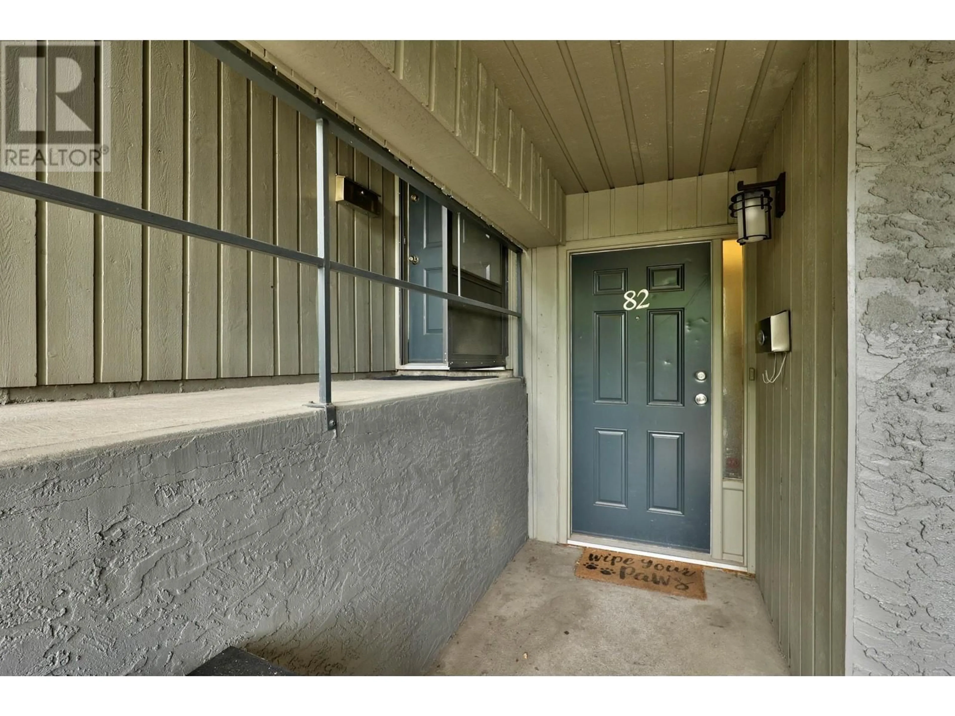 Indoor entryway for 82-1221 HUGH ALLAN DRIVE, Kamloops British Columbia V1S1M7