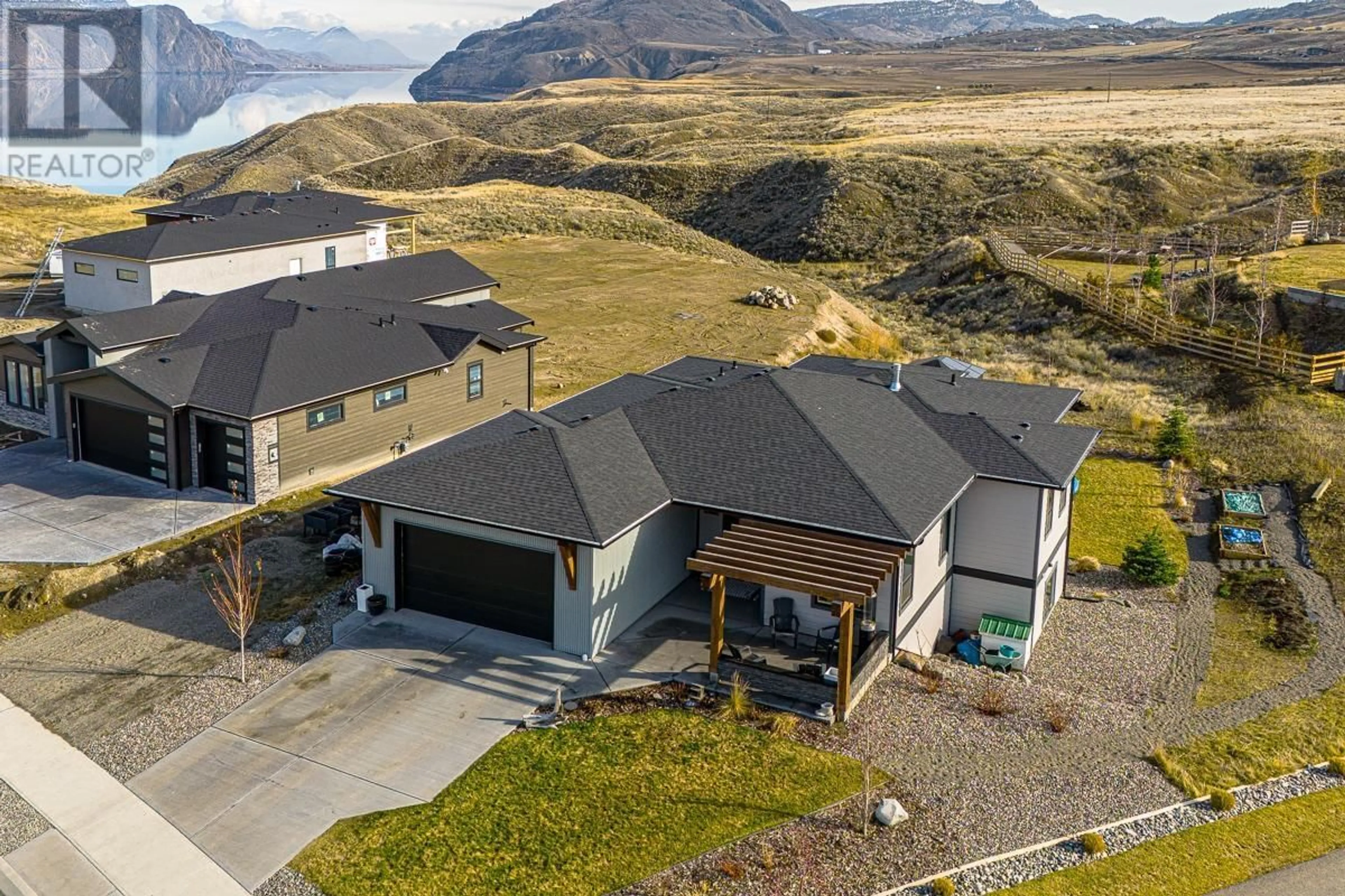 Frontside or backside of a home for 362 RUE CHEVAL NOIR, Tobiano British Columbia