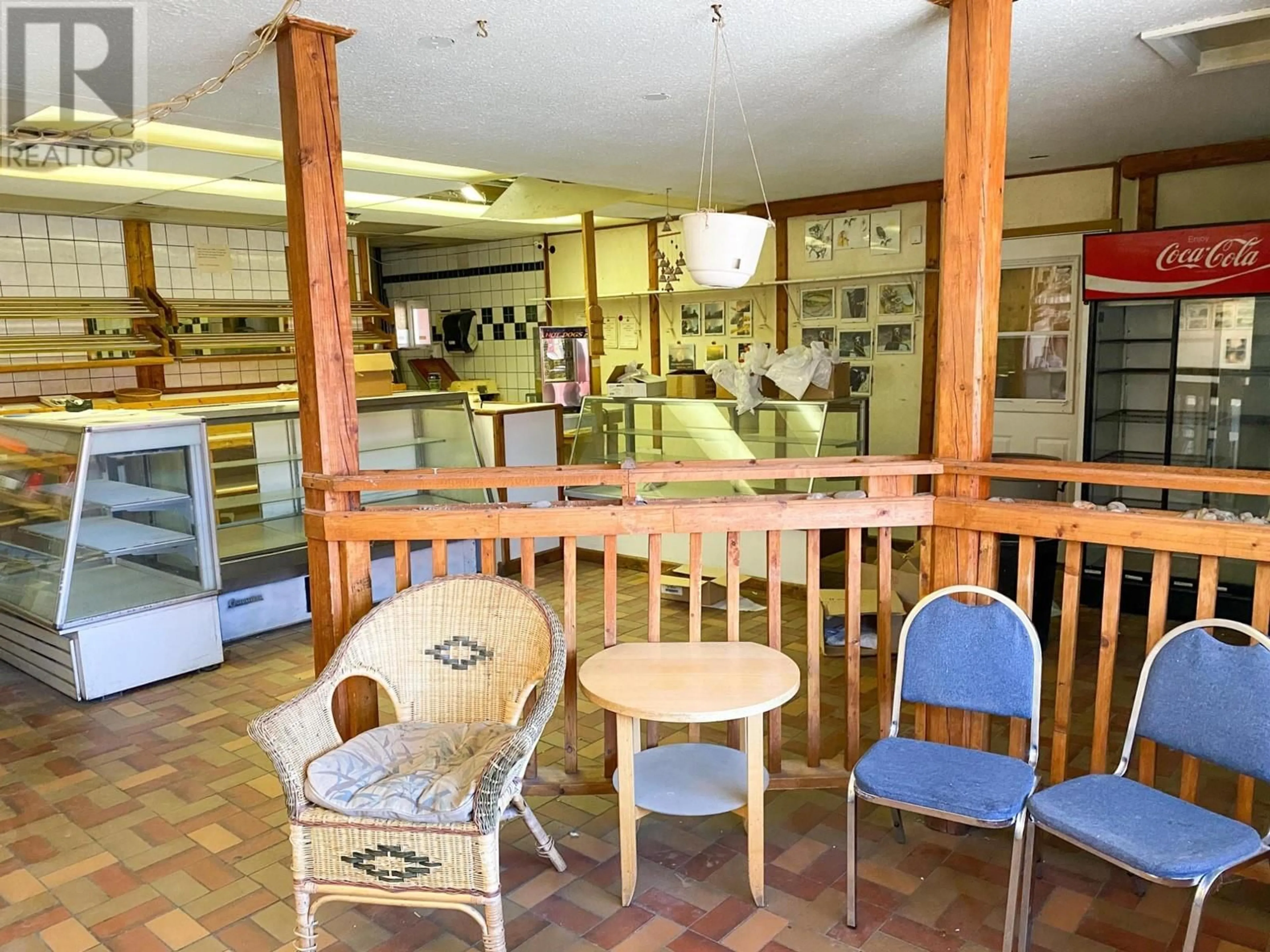 Indoor lobby, ceramic floors for 705 MAIN Street, Lillooet British Columbia V0K1P0