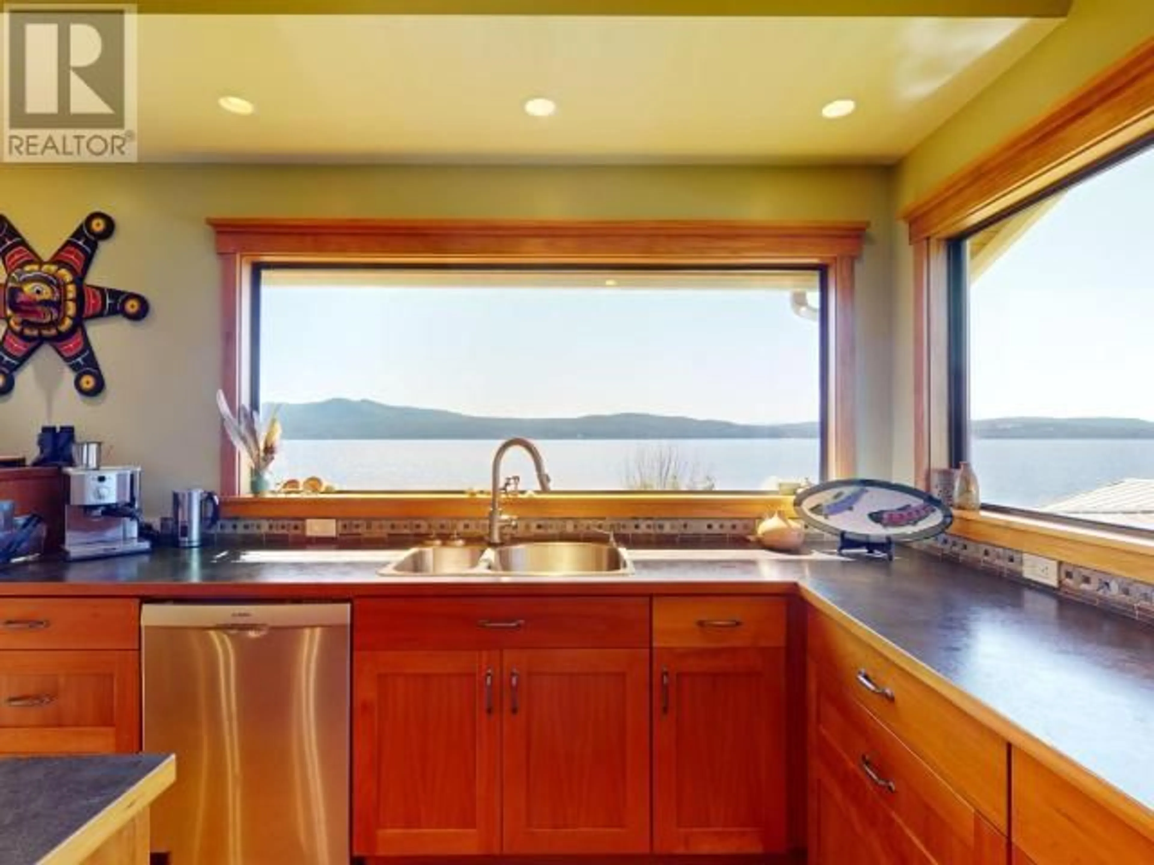 Contemporary kitchen for 8863 STARK ROAD, Powell River British Columbia V8A0H5
