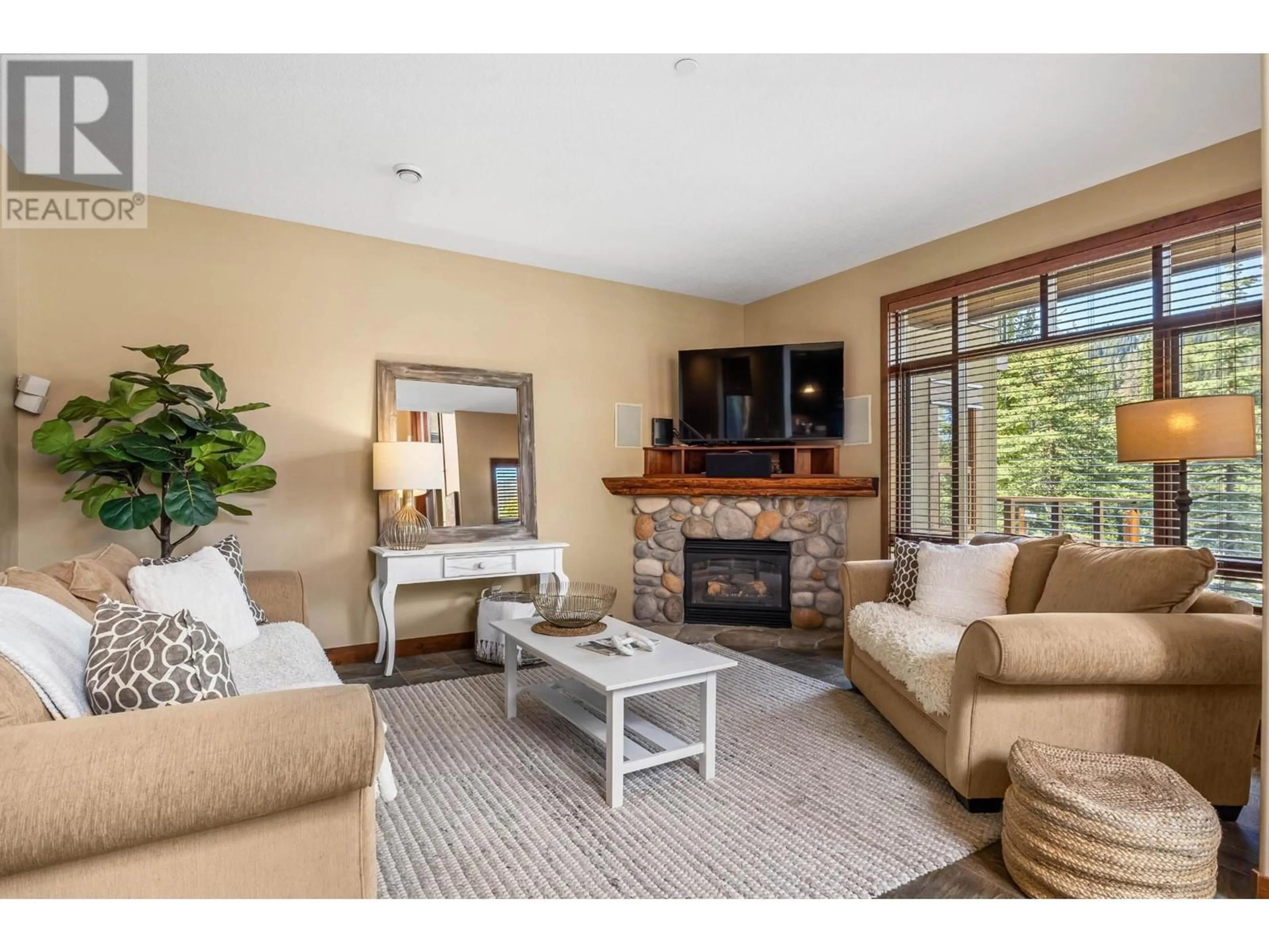 Living room, wood floors for 5035 VALLEY Drive Unit# 44, Sun Peaks British Columbia V0E5N0