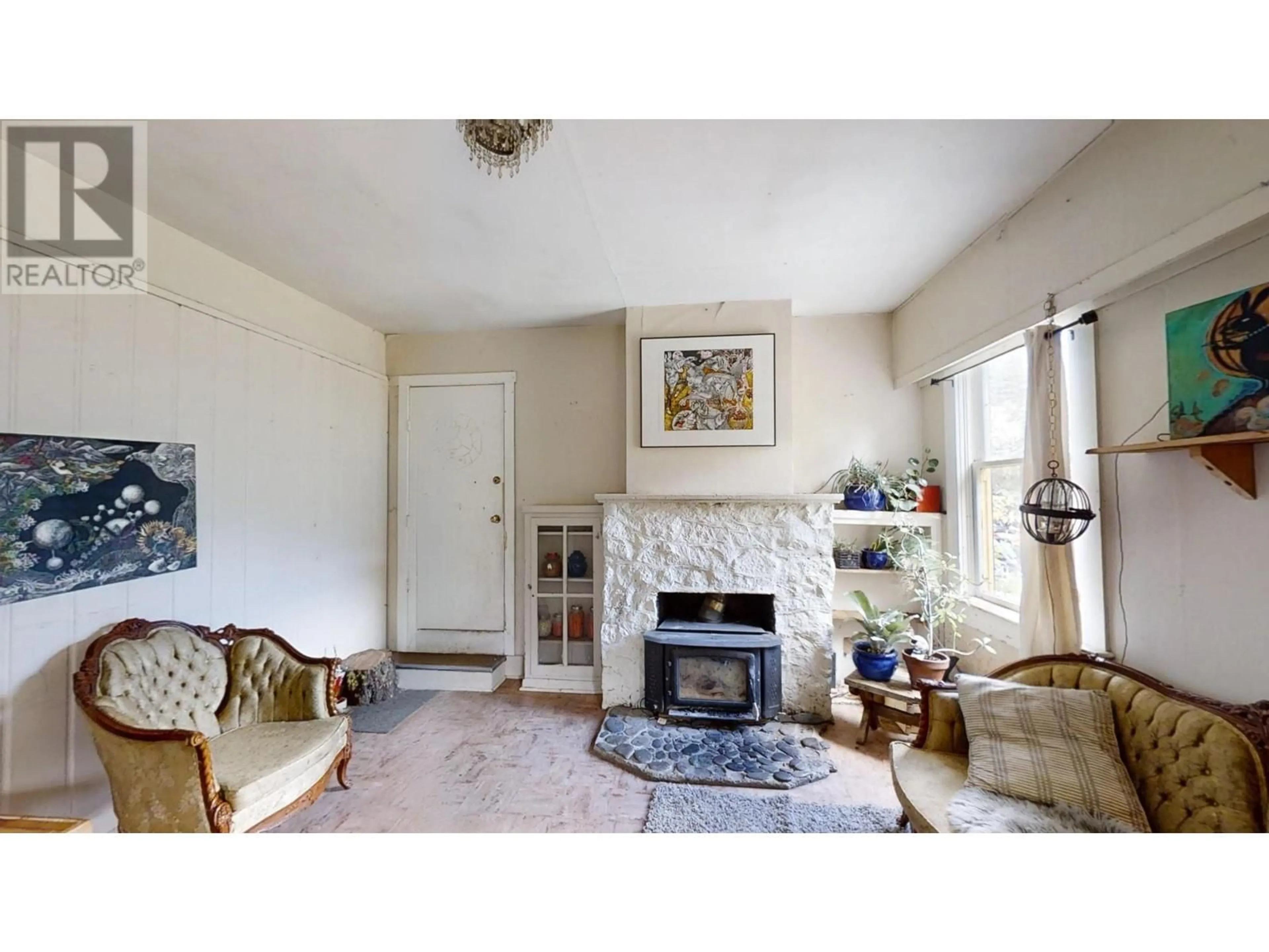 Living room with furniture, unknown for 632 MAIN STREET, Lillooet British Columbia V0K1V0