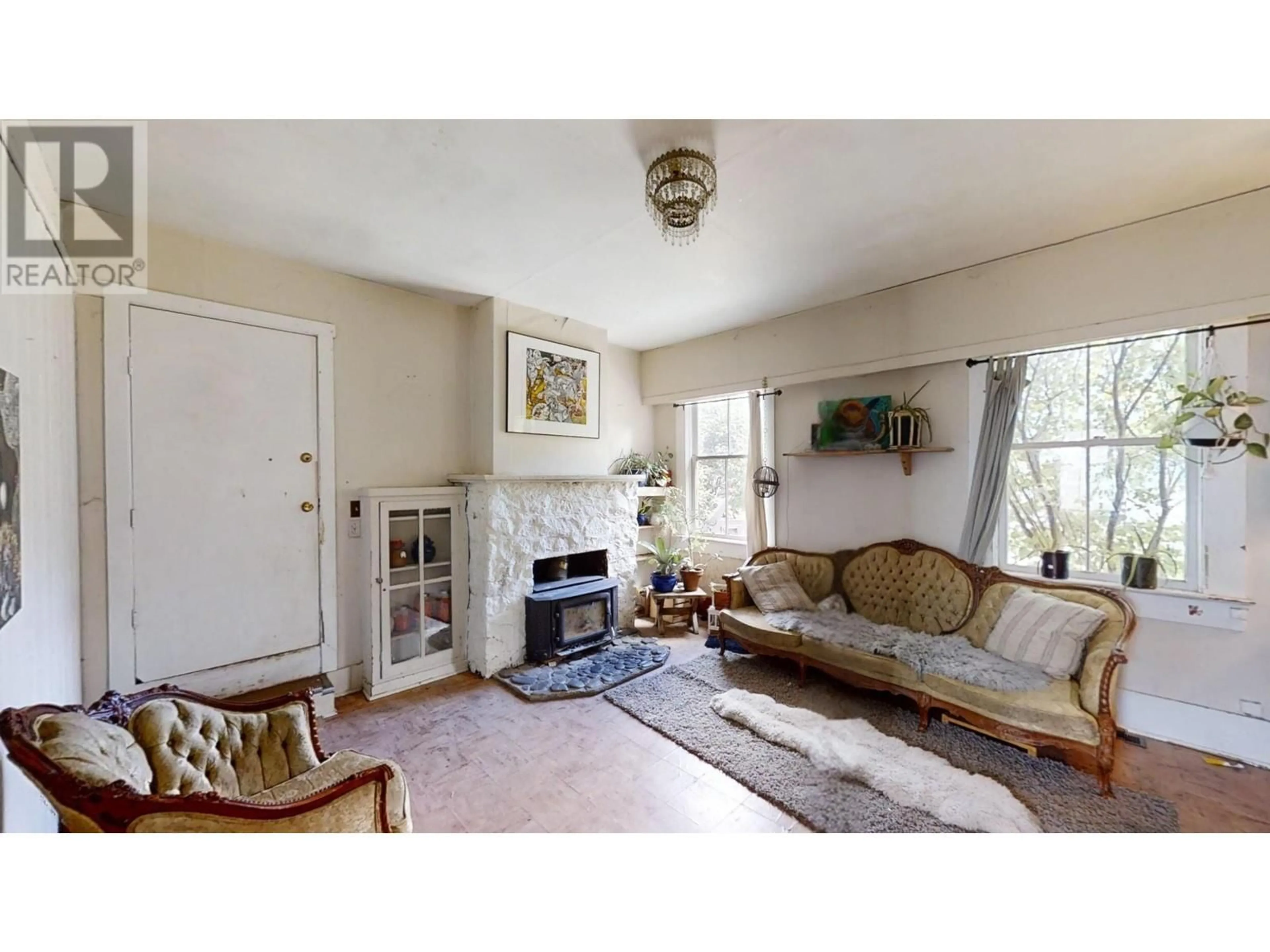Living room with furniture, unknown for 632 MAIN STREET, Lillooet British Columbia V0K1V0