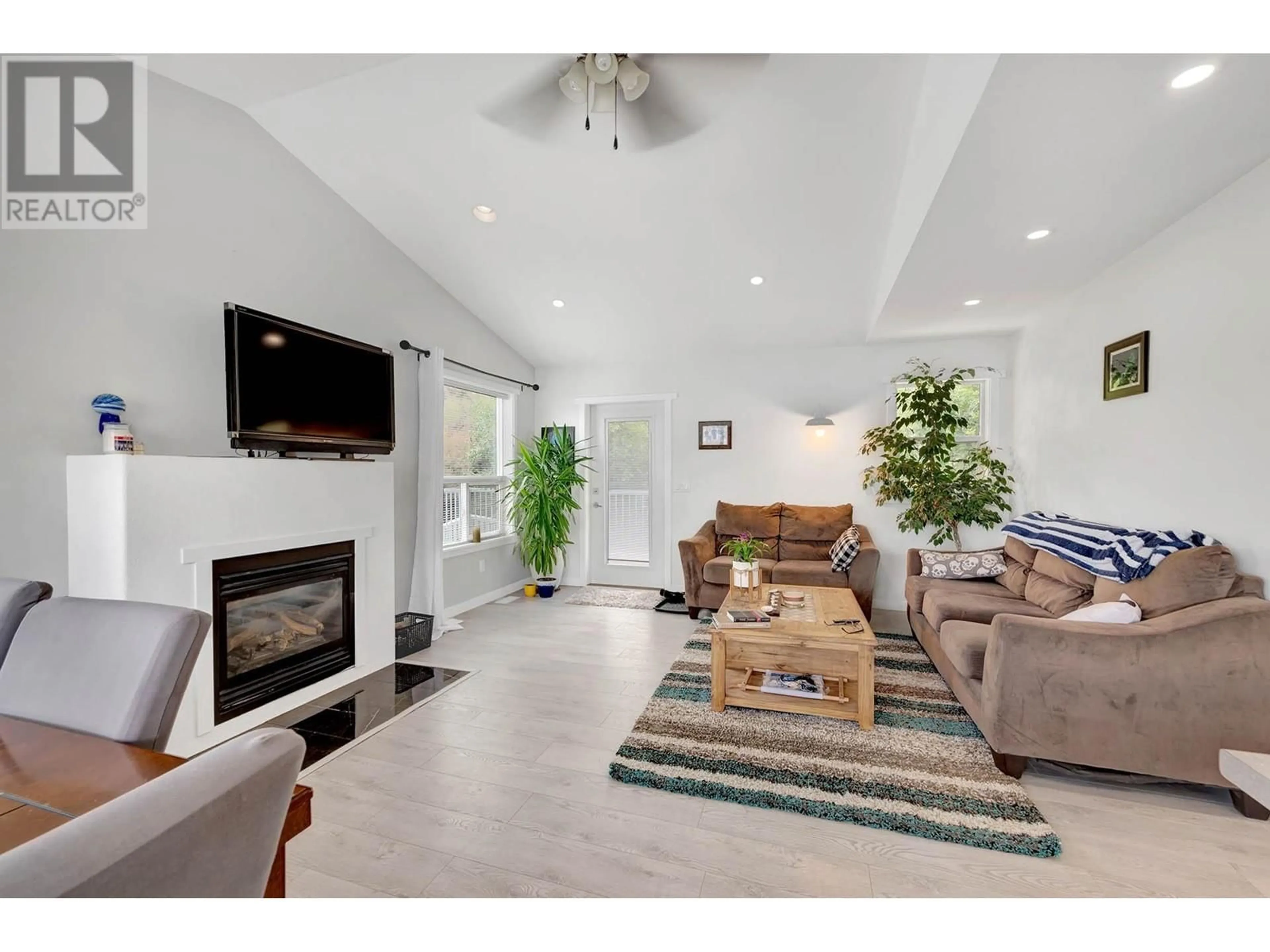 Living room, wood floors for 6220 SAVONA ACCESS Road, Kamloops British Columbia V0K2J0