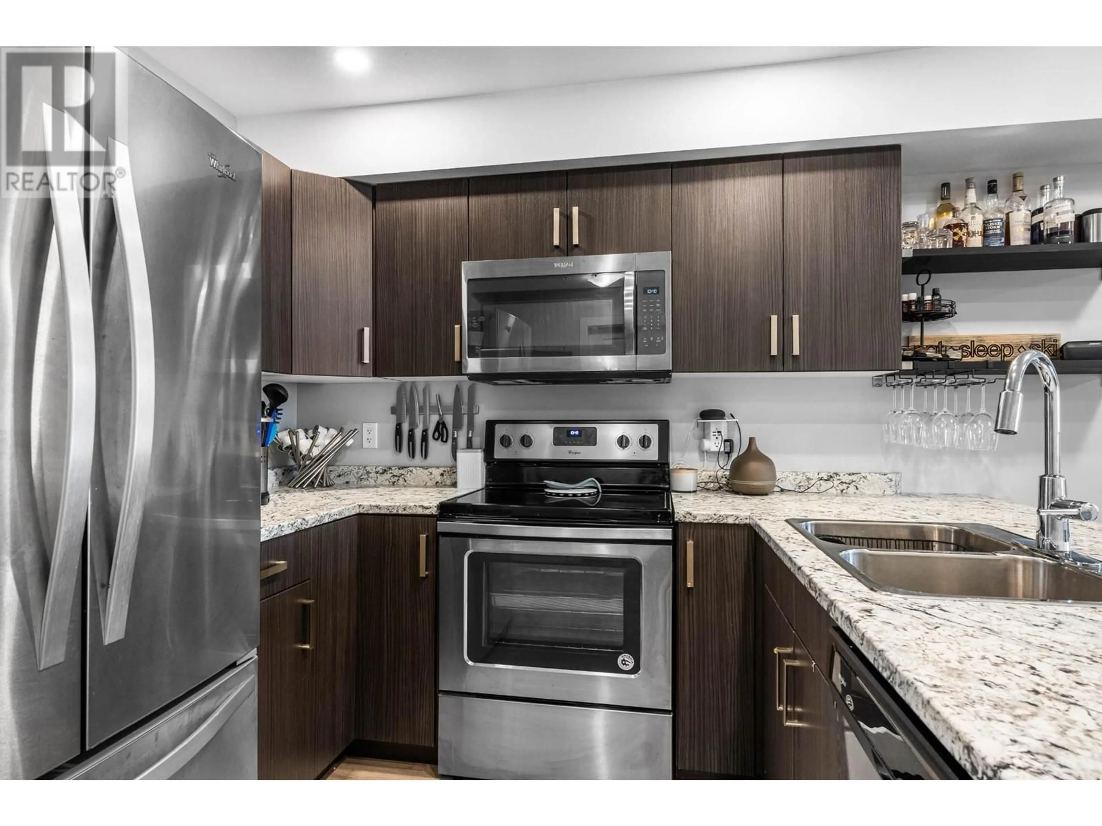 Standard kitchen for 200-5170 DALLAS DRIVE, Kamloops British Columbia