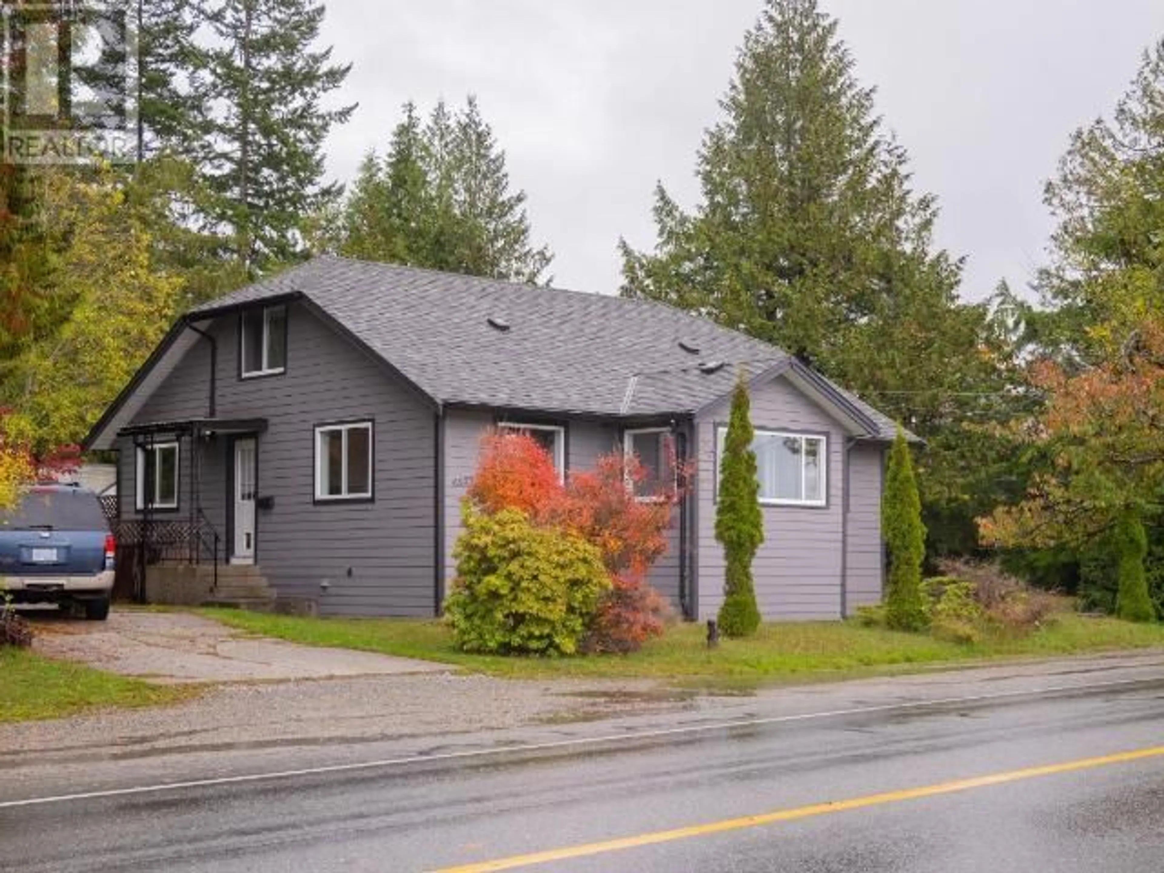 Cottage for 4532 MANSON AVE, Powell River British Columbia V8A3N2