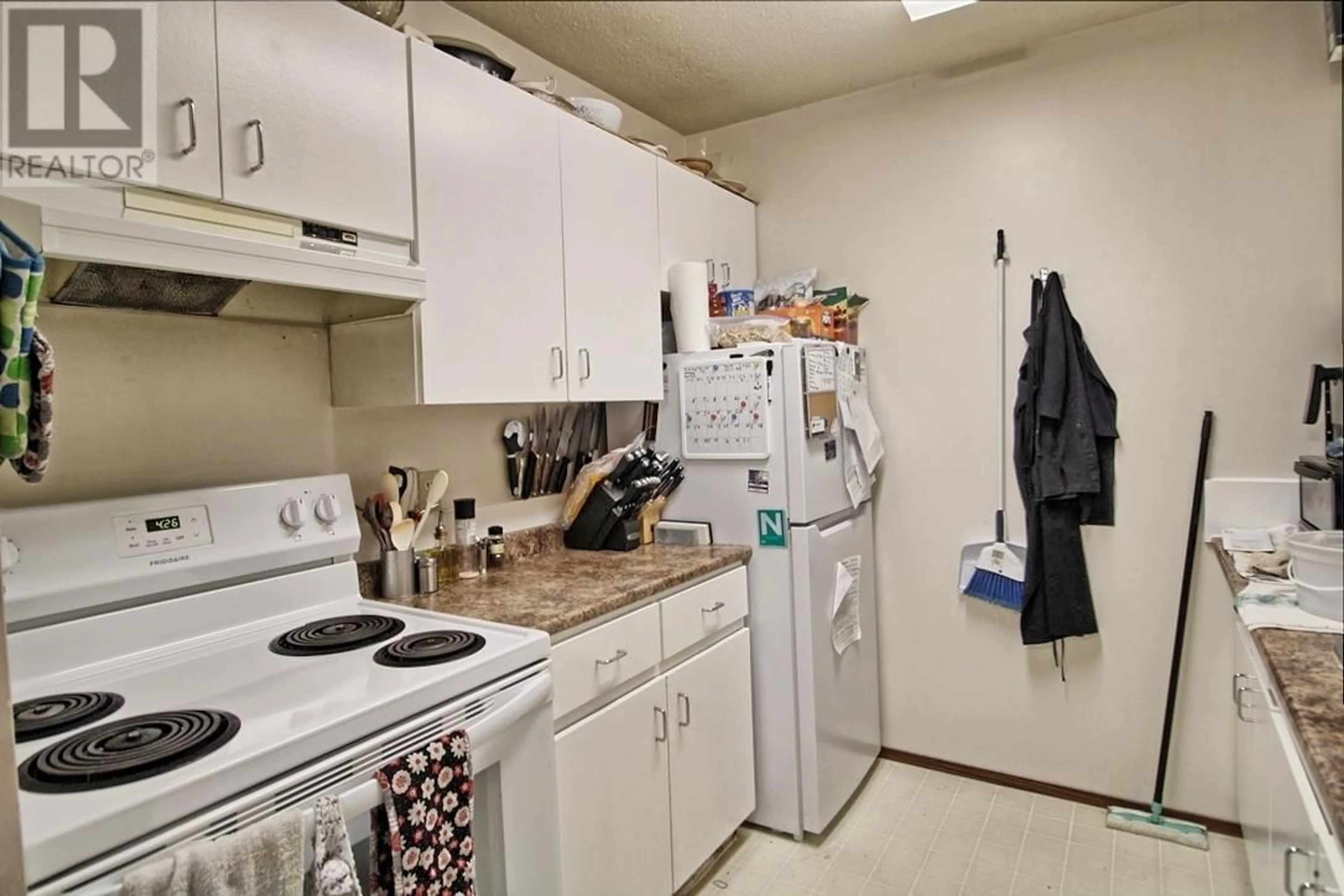 Standard kitchen, unknown floor, cottage for 815 SOUTHILL Street Unit# 109, Kamloops British Columbia V2B5L9