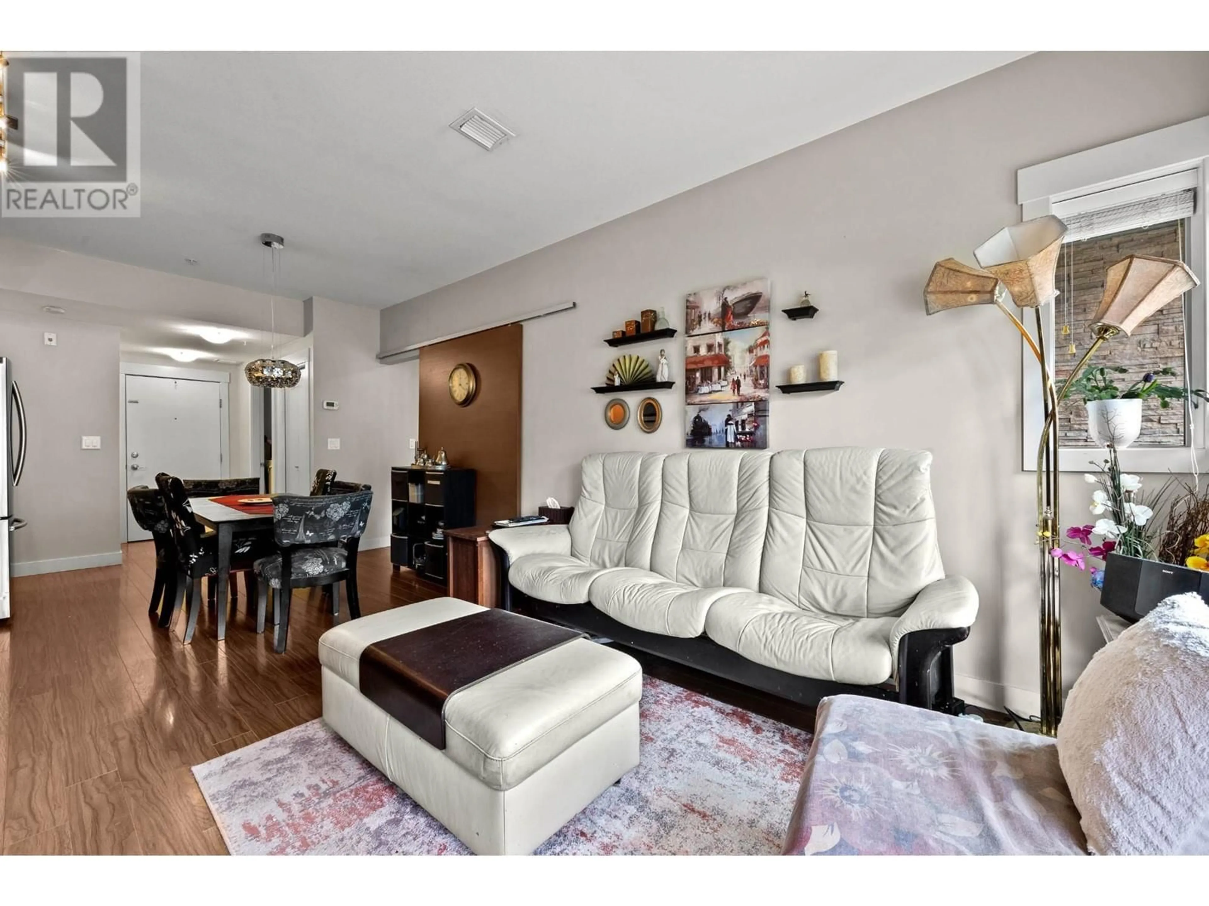 Living room, wood floors for 1030 TALASA Way Unit# 2106, Kamloops British Columbia V2H0C3