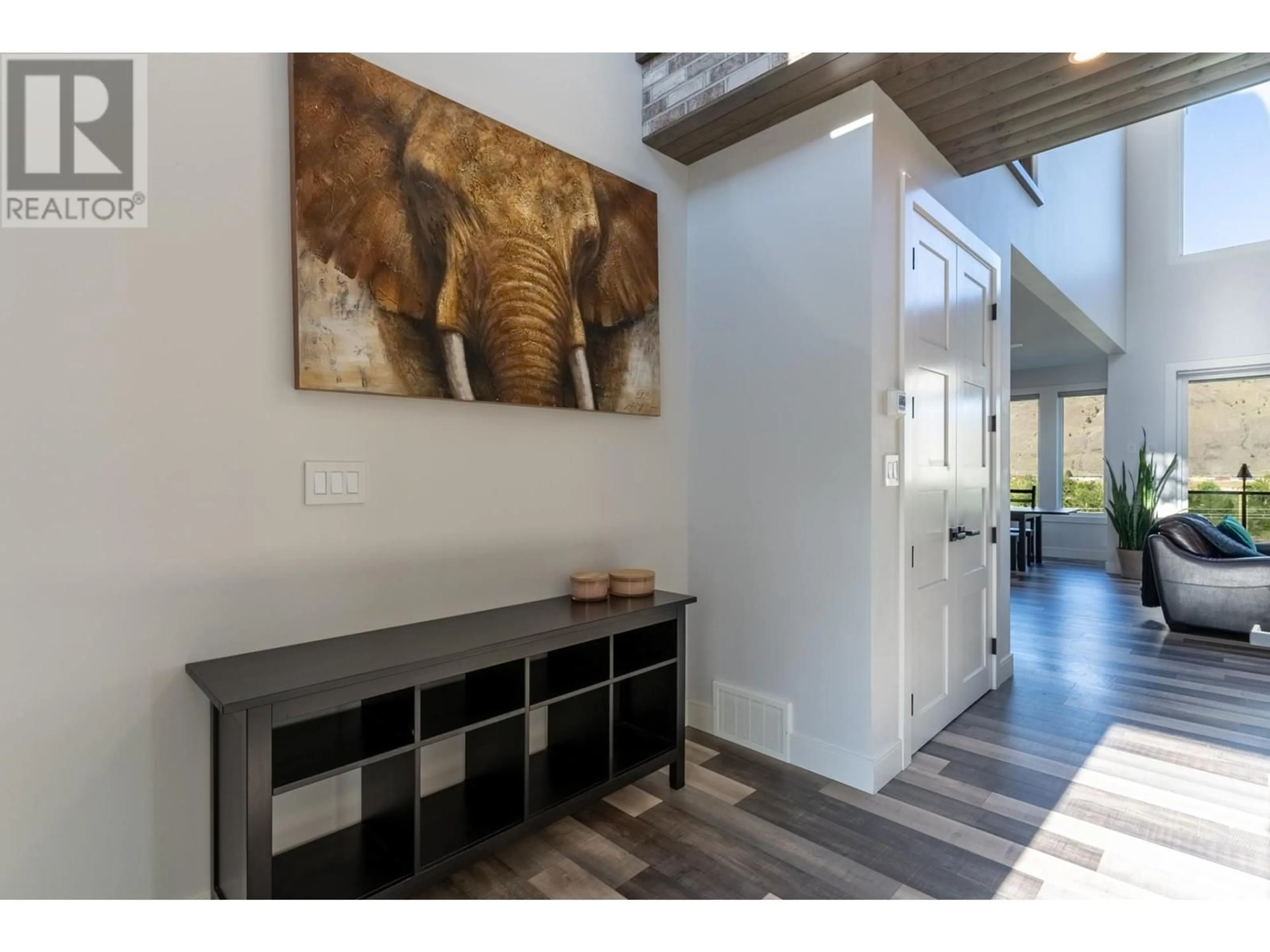 Indoor entryway, wood floors for 809 WOODRUSH Court, Kamloops British Columbia V2B0E3