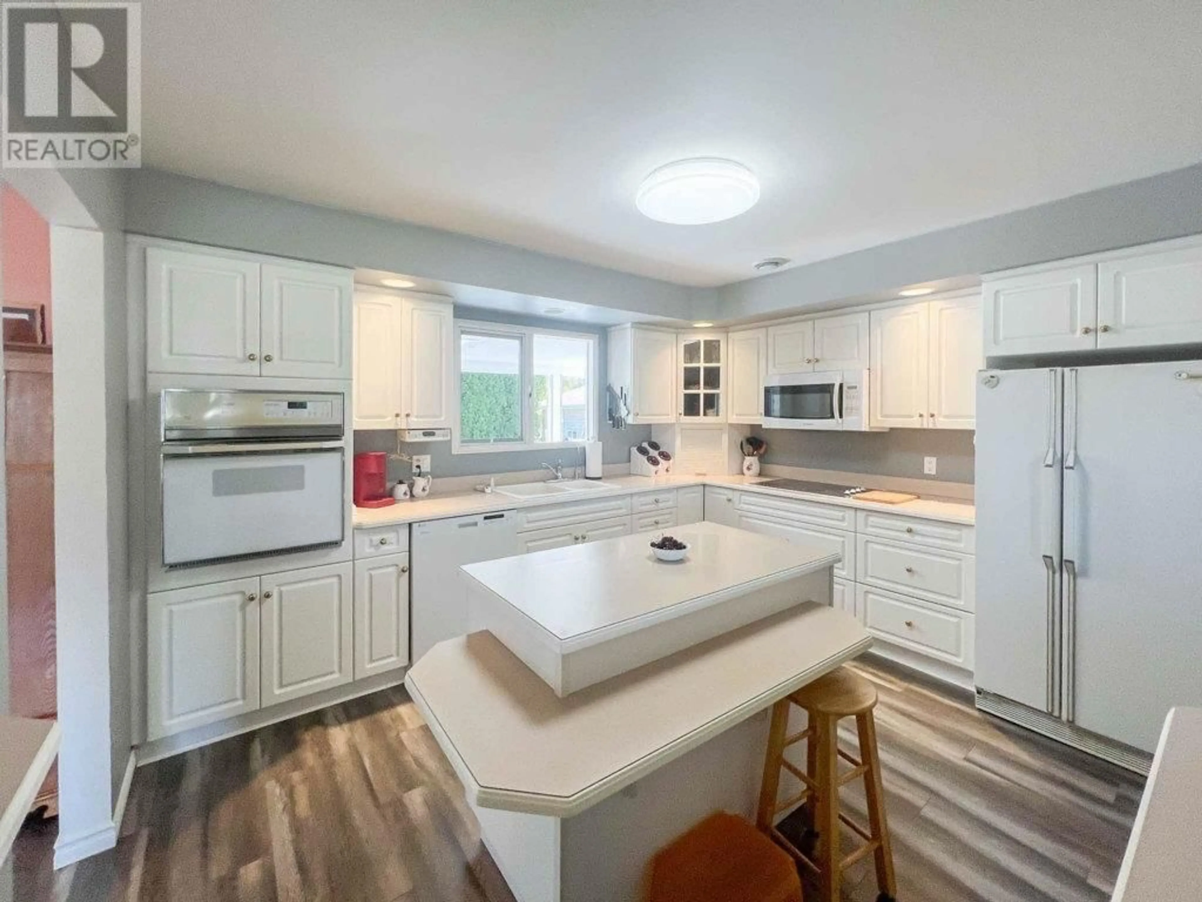 Open concept kitchen, unknown for 2819 CRANNA CRESCENT, Merritt British Columbia V1K1E5