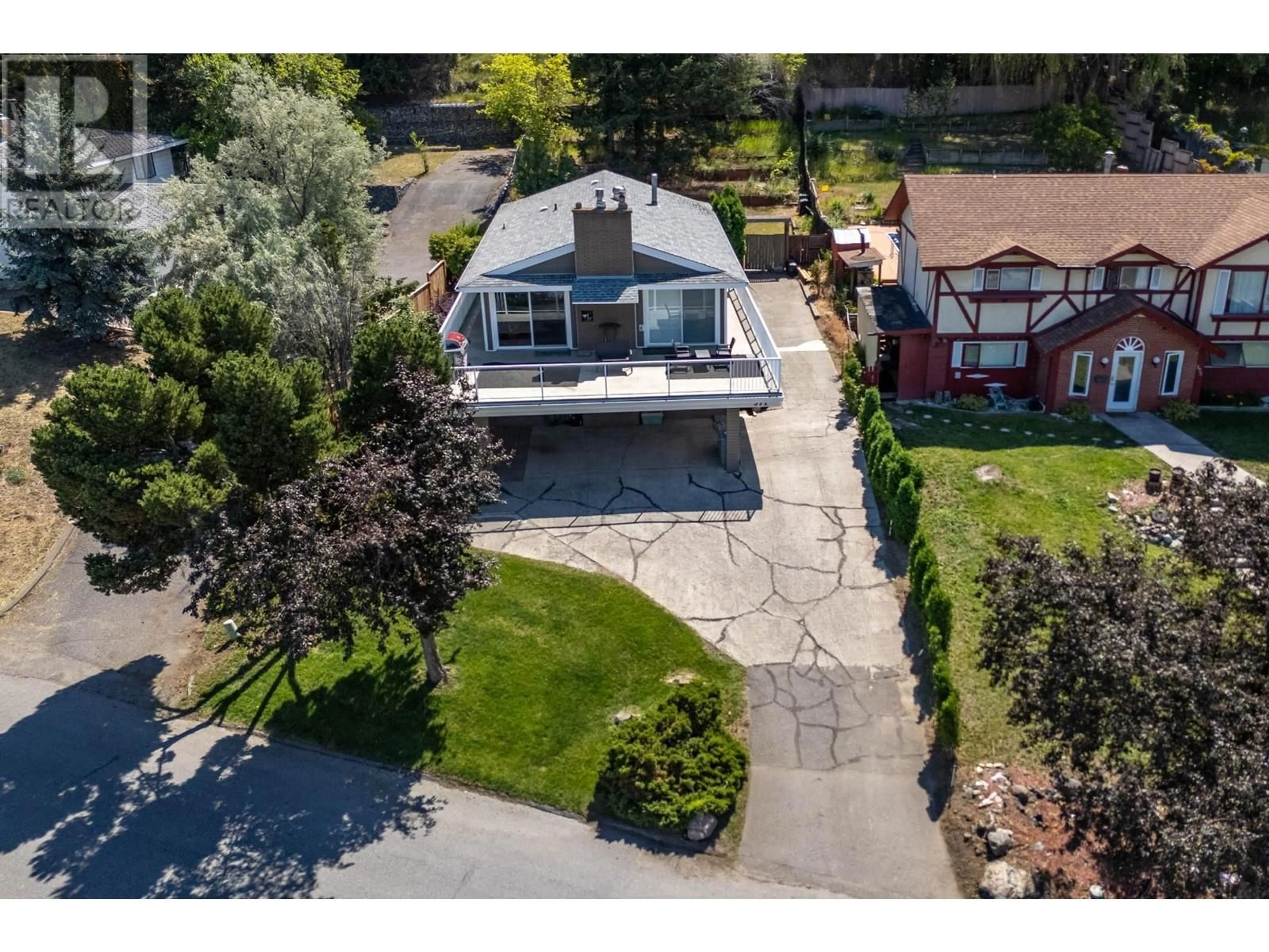 Frontside or backside of a home for 371 MCGILL RD, Kamloops British Columbia V2C1M2