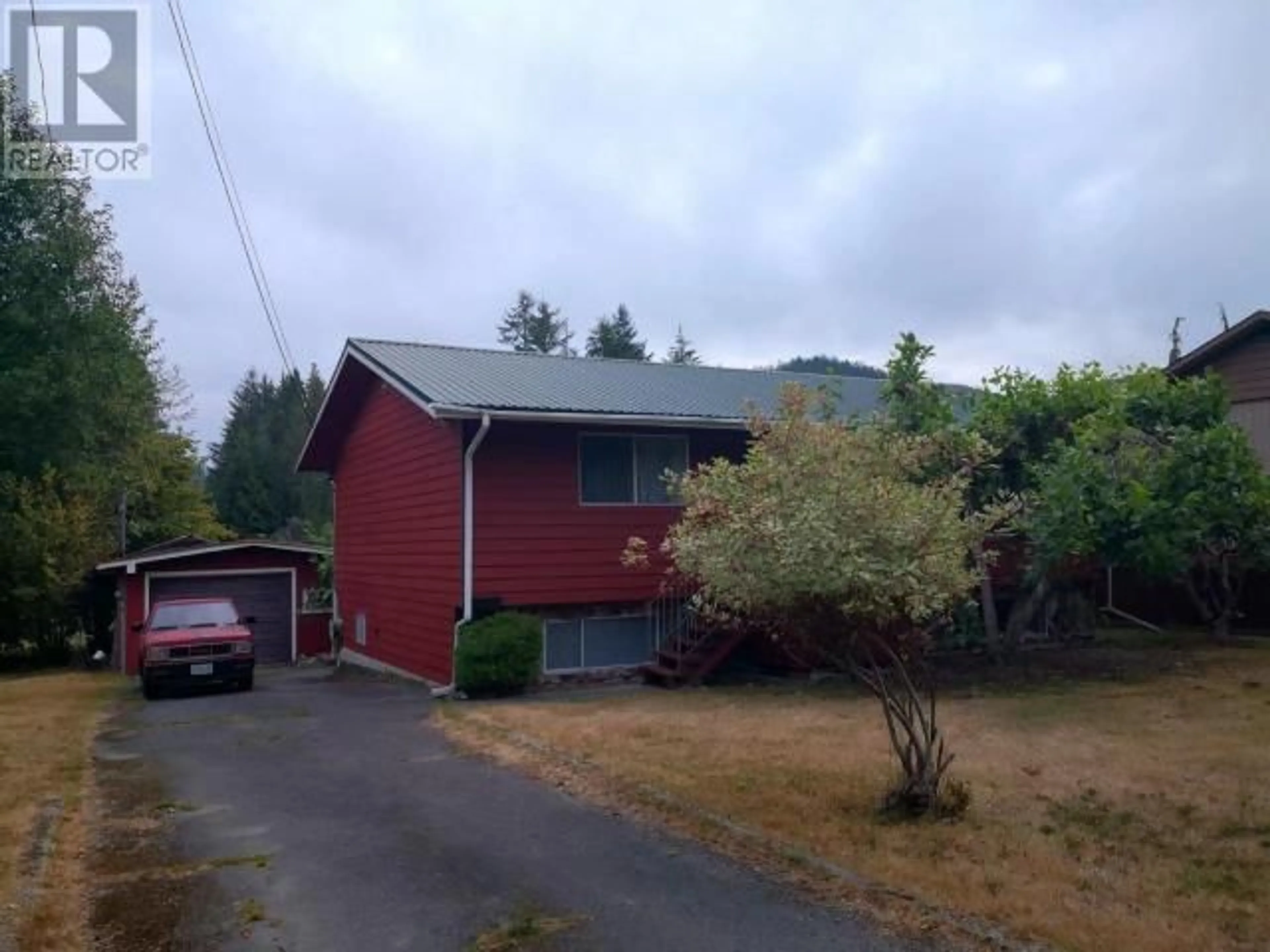 Frontside or backside of a home, the street view for 5382 MANSON AVE, Powell River British Columbia V8A3P4