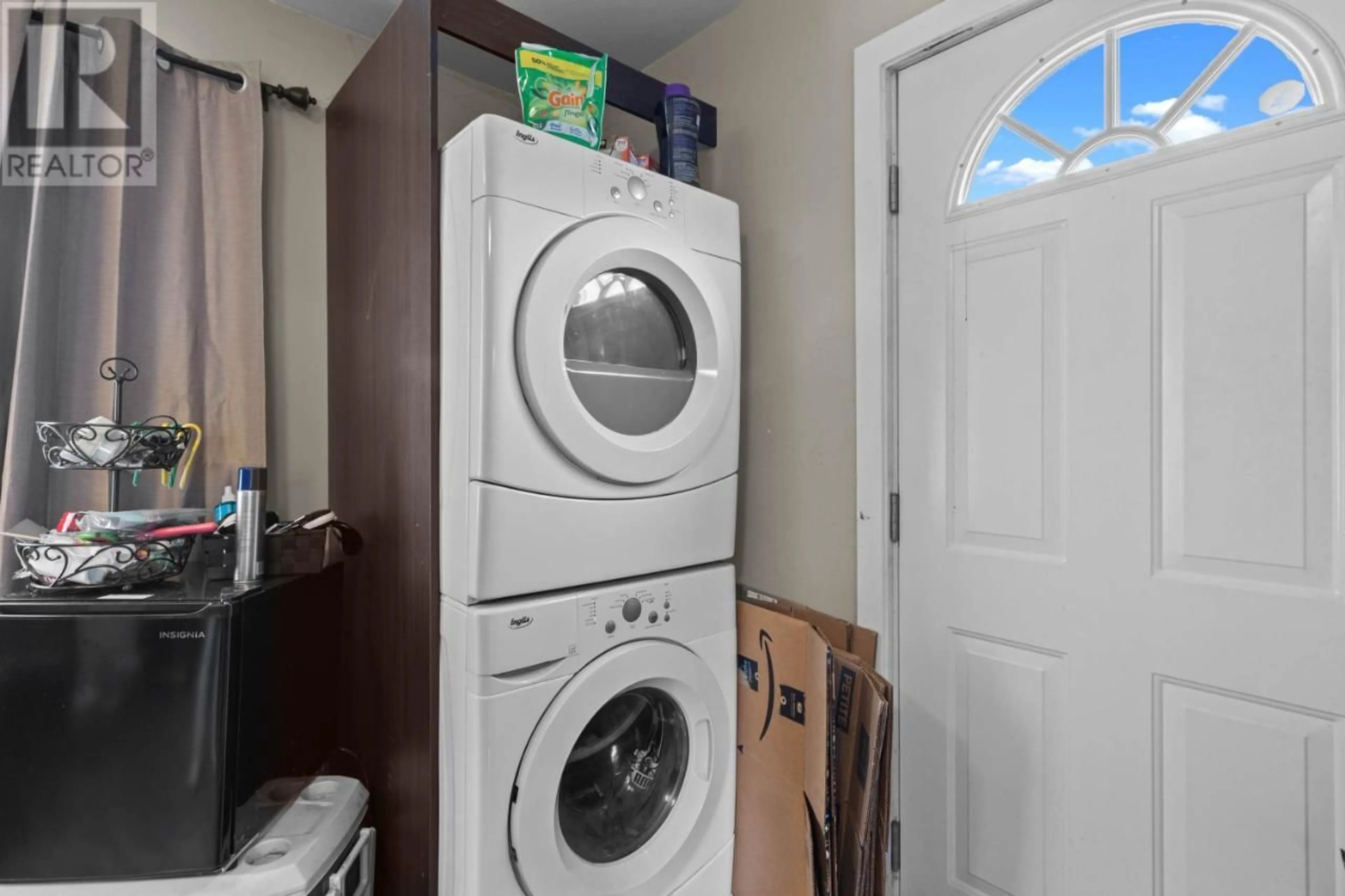 Laundry room for 486 FORTUNE Drive, Kamloops British Columbia V2H1T7