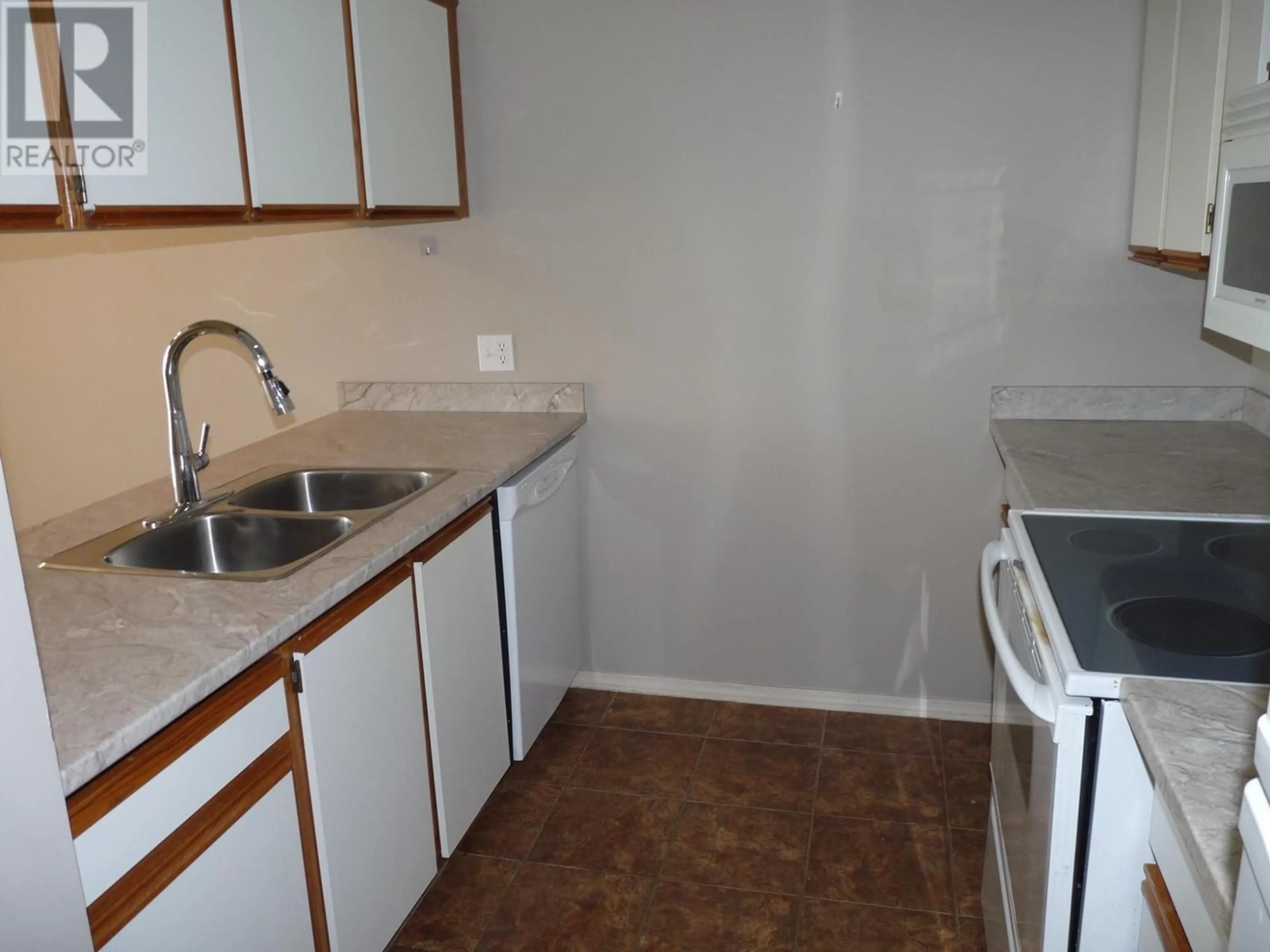 Standard kitchen, unknown floor for 338 NICOLA Street Unit# 310, Kamloops British Columbia V2H1T7