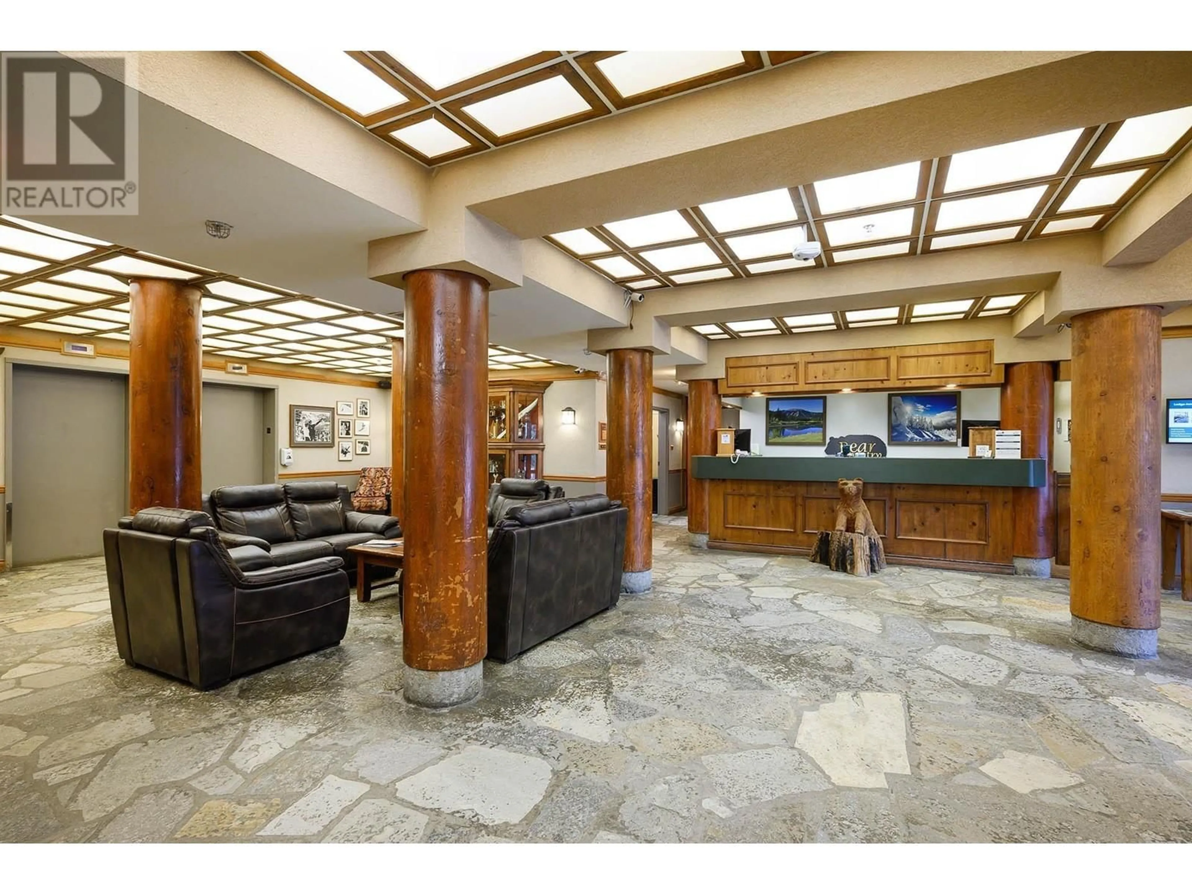 Lobby for 120/122 - 3220 VILLAGE WAY, Kamloops British Columbia V0E5N0