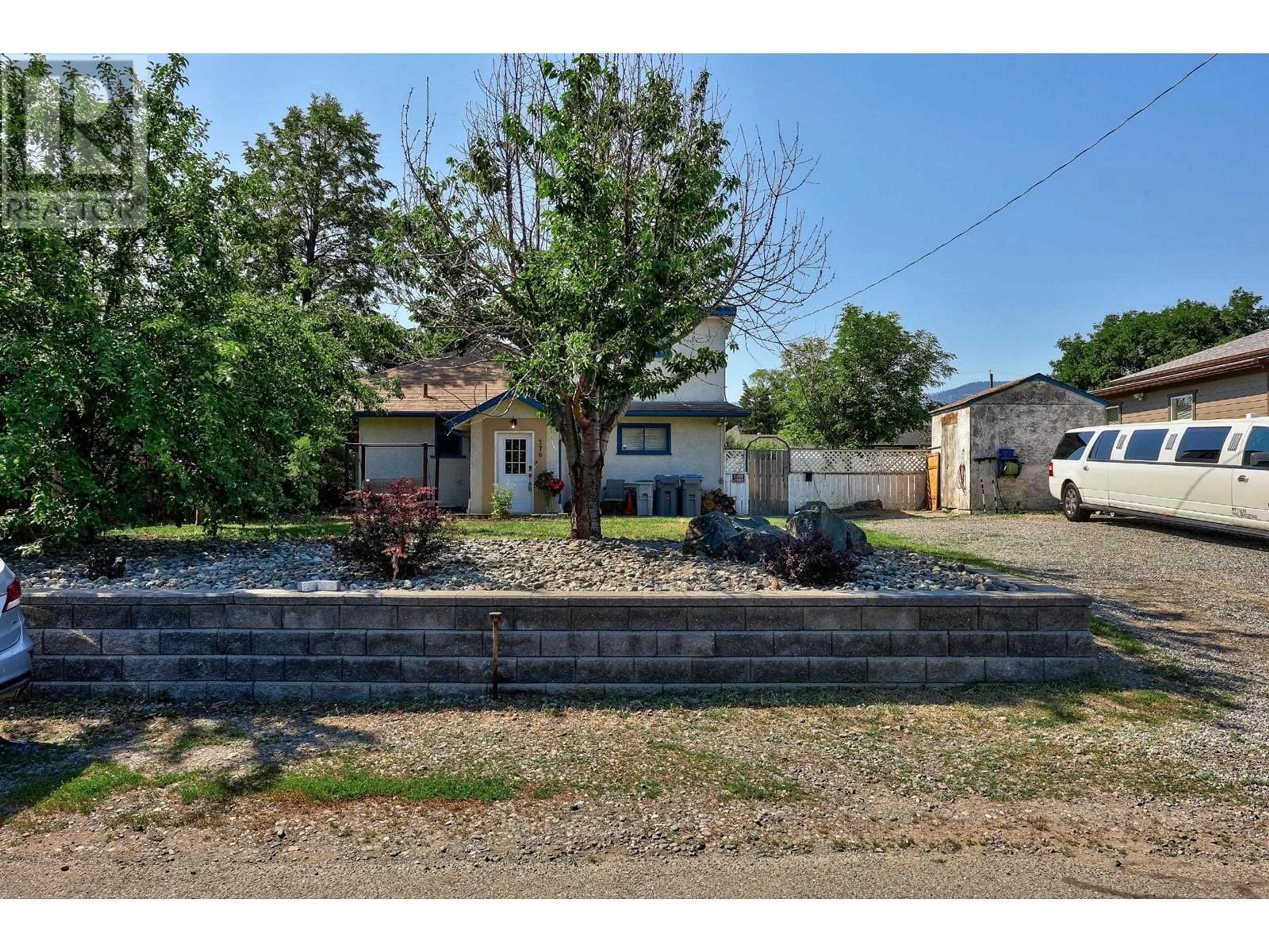 Frontside or backside of a home for 276 WALNUT AVE, Kamloops British Columbia