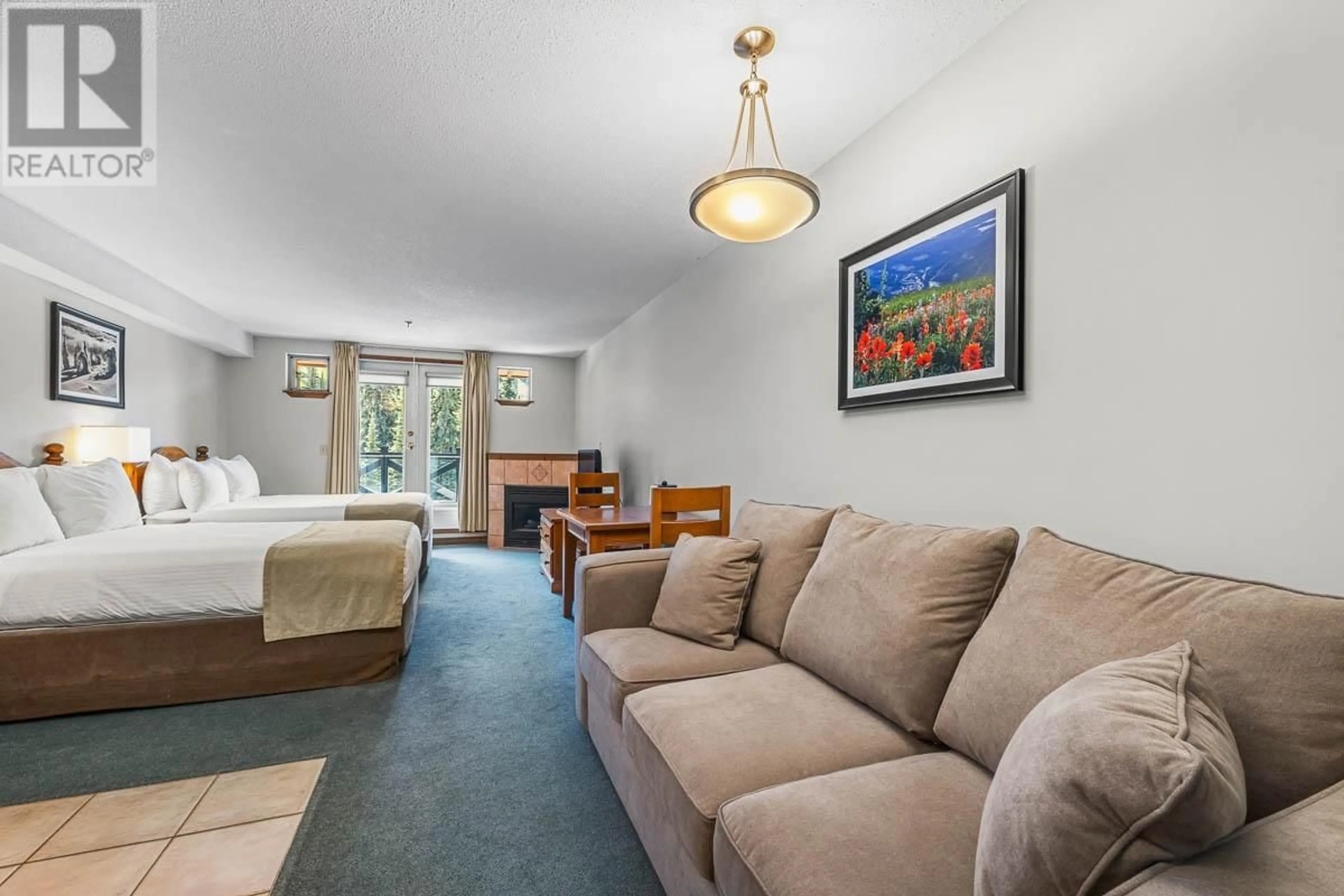 Living room, carpet floors for 3160 CREEKSIDE Way Unit# 323, Sun Peaks British Columbia V0E5N0