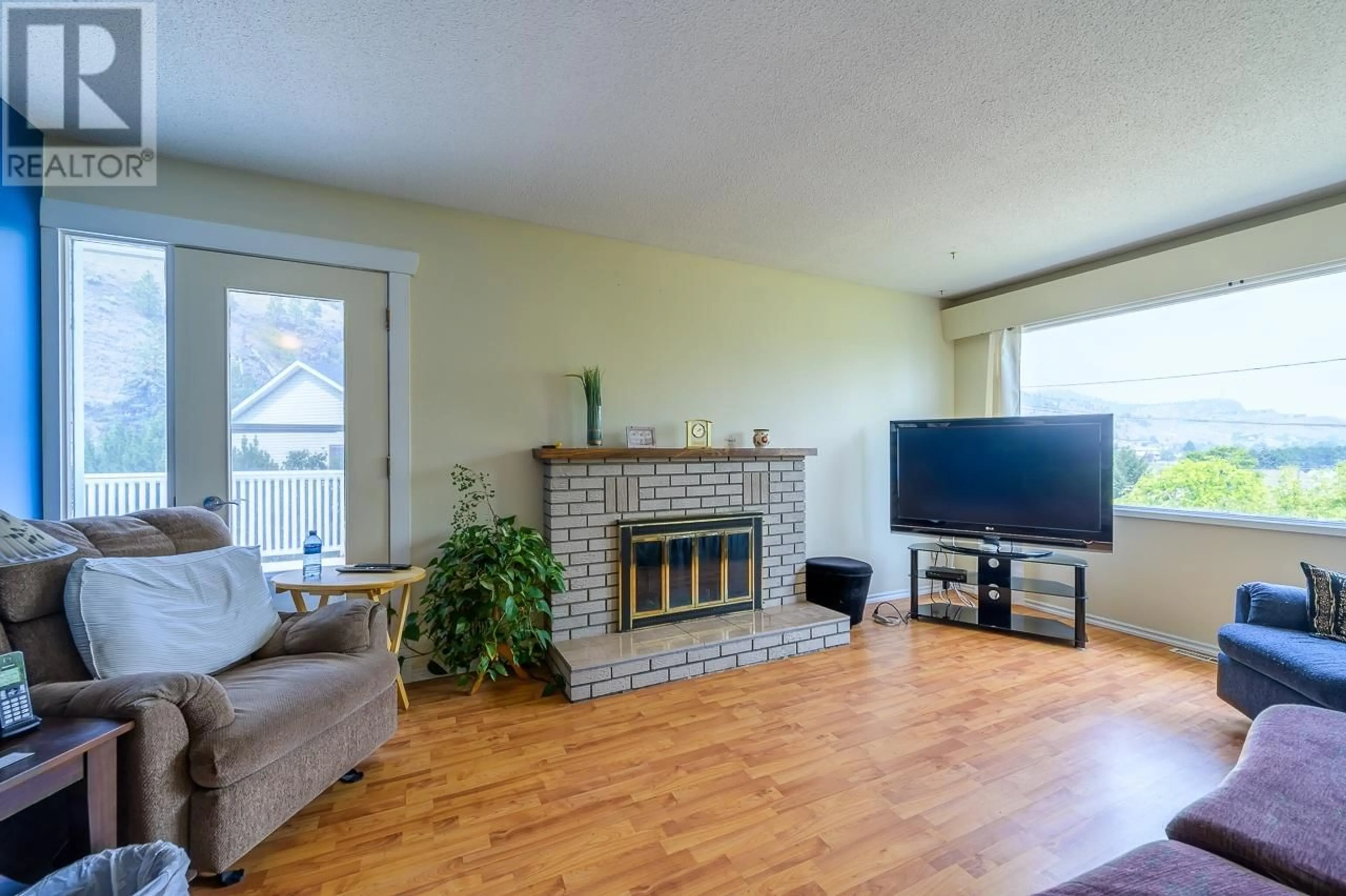 Living room for 925 SERLE ROAD, Kamloops British Columbia V2B6M1