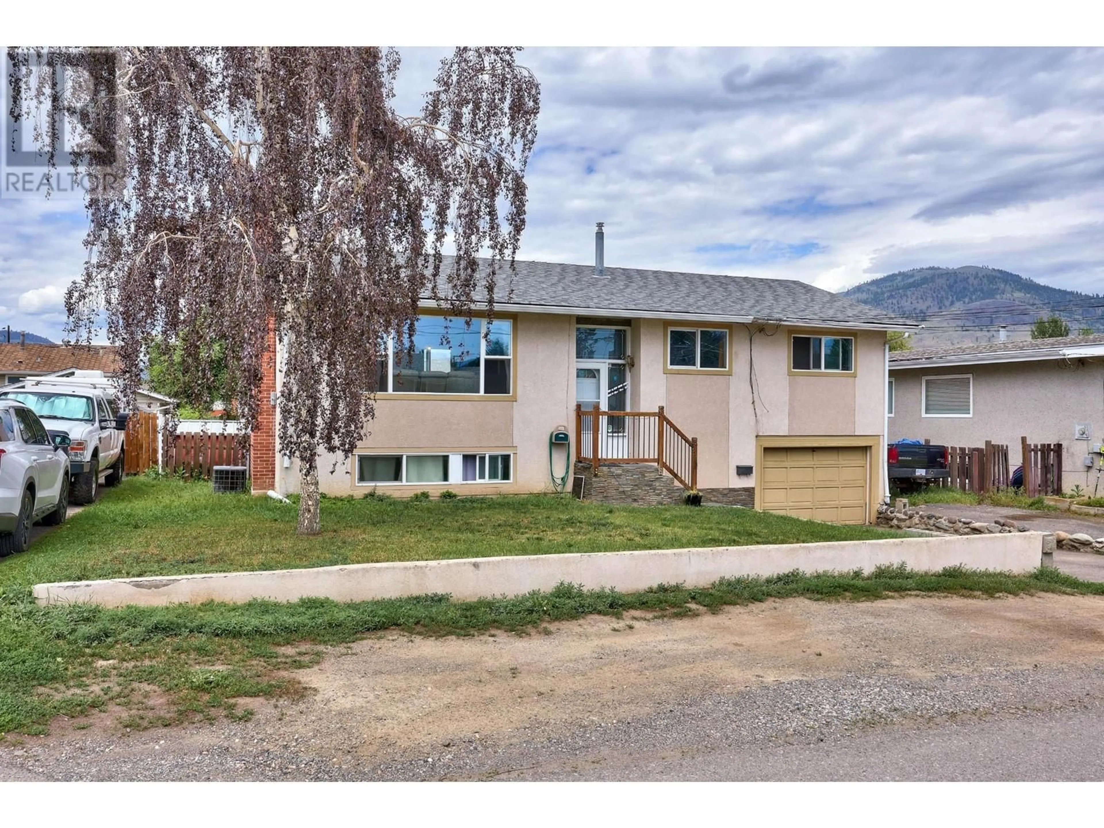 Frontside or backside of a home for 644 CLEARWATER AVE, Kamloops British Columbia V2B2B1