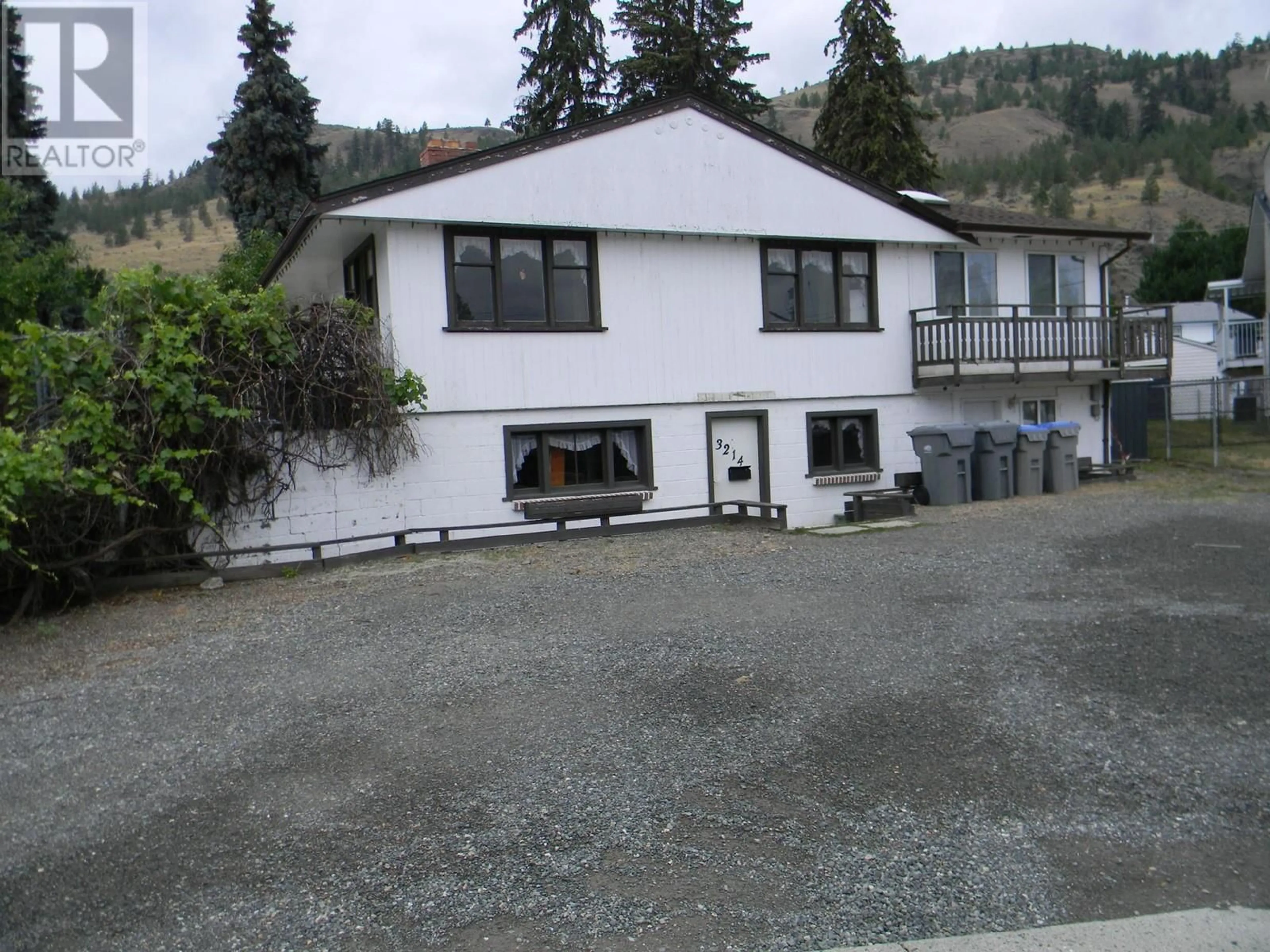 A pic from outside/outdoor area/front of a property/back of a property/a pic from drone, unknown for 3214 HARGRAVES PLACE, Kamloops British Columbia V2B8H3